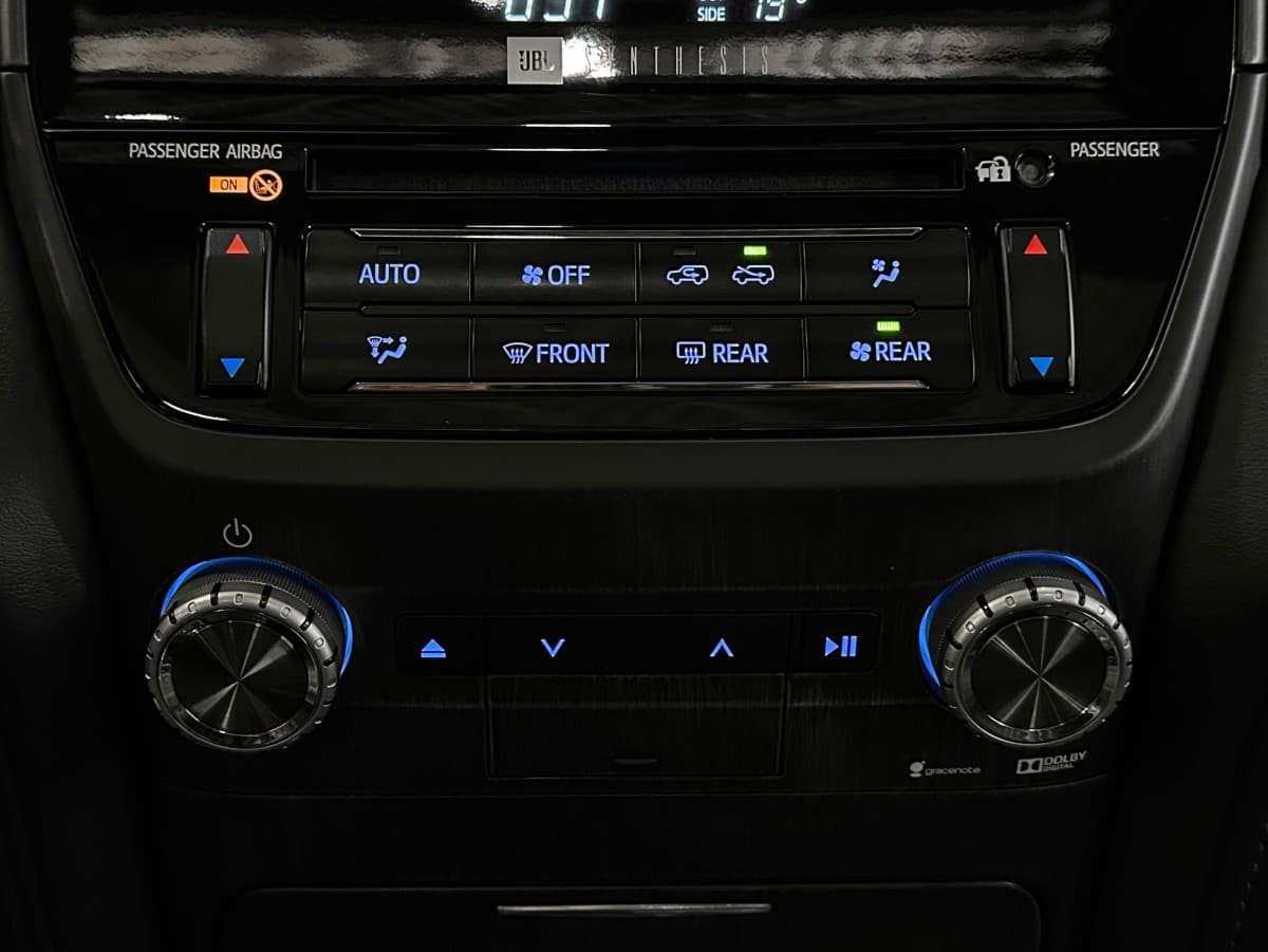 Toyota Land Cruiser 200 - фото 32