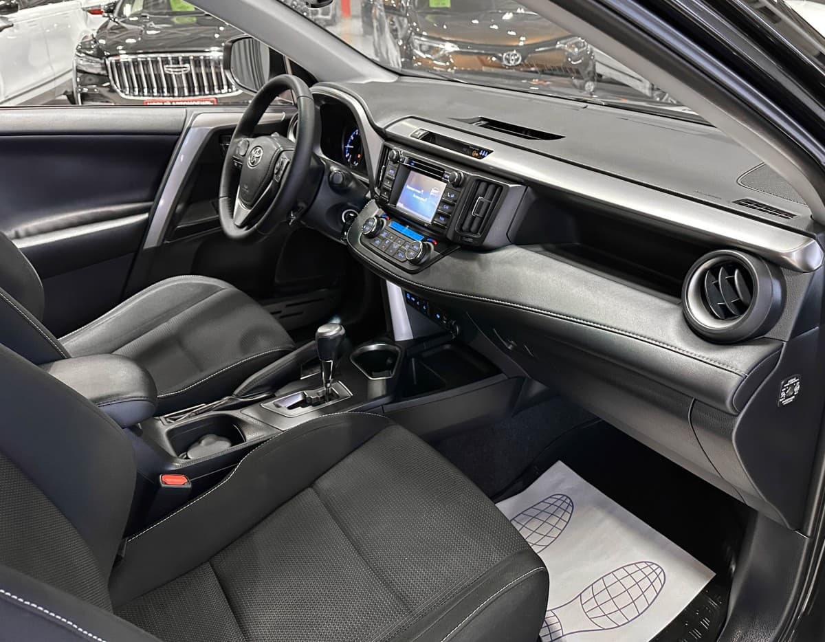 Toyota RAV4 - фото 17