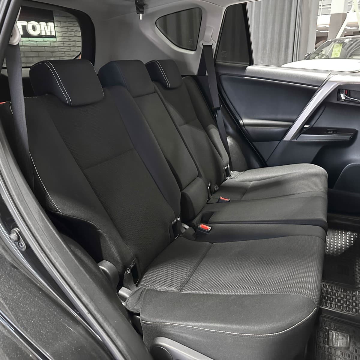 Toyota RAV4 - фото 15