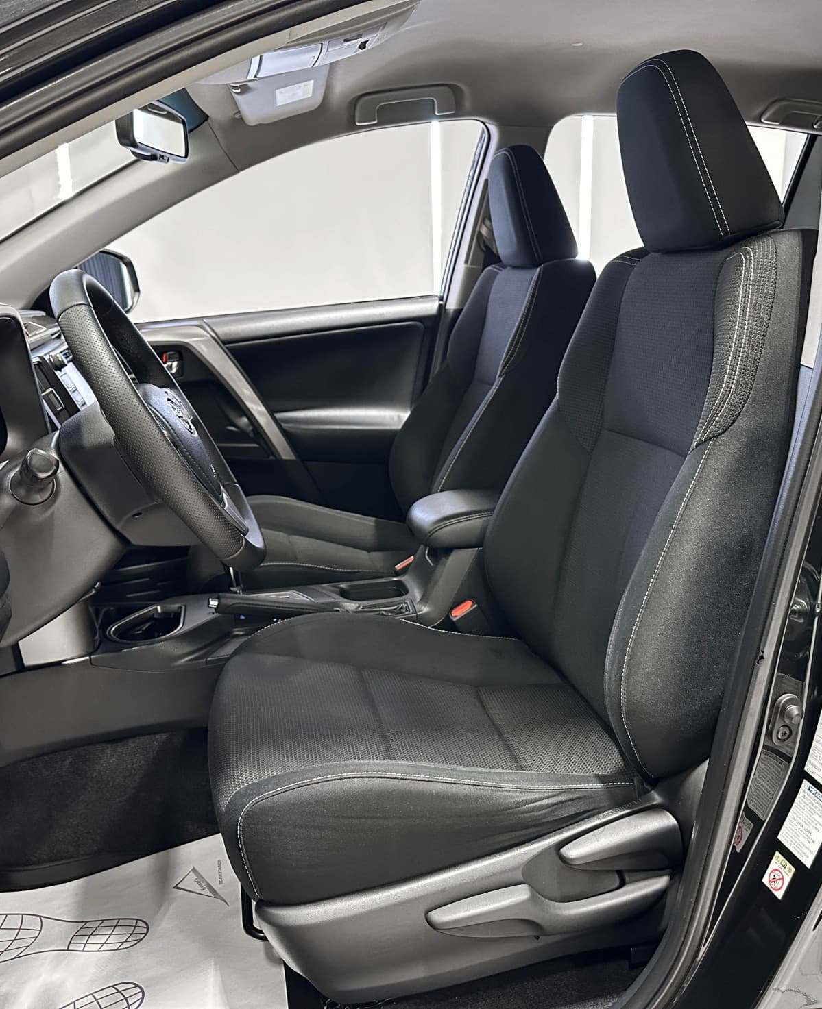 Toyota RAV4 - фото 10