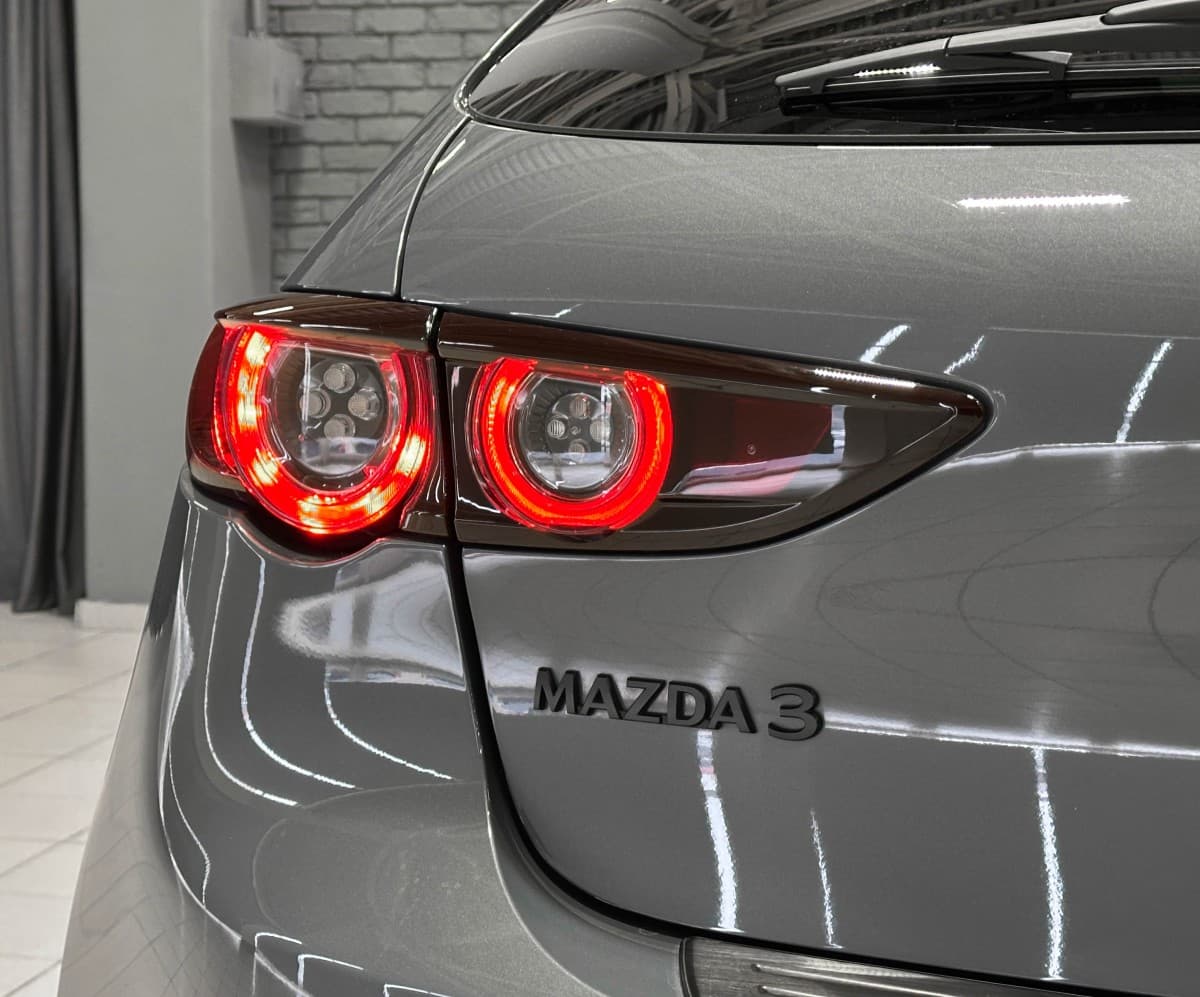 Mazda 3 - фото 7