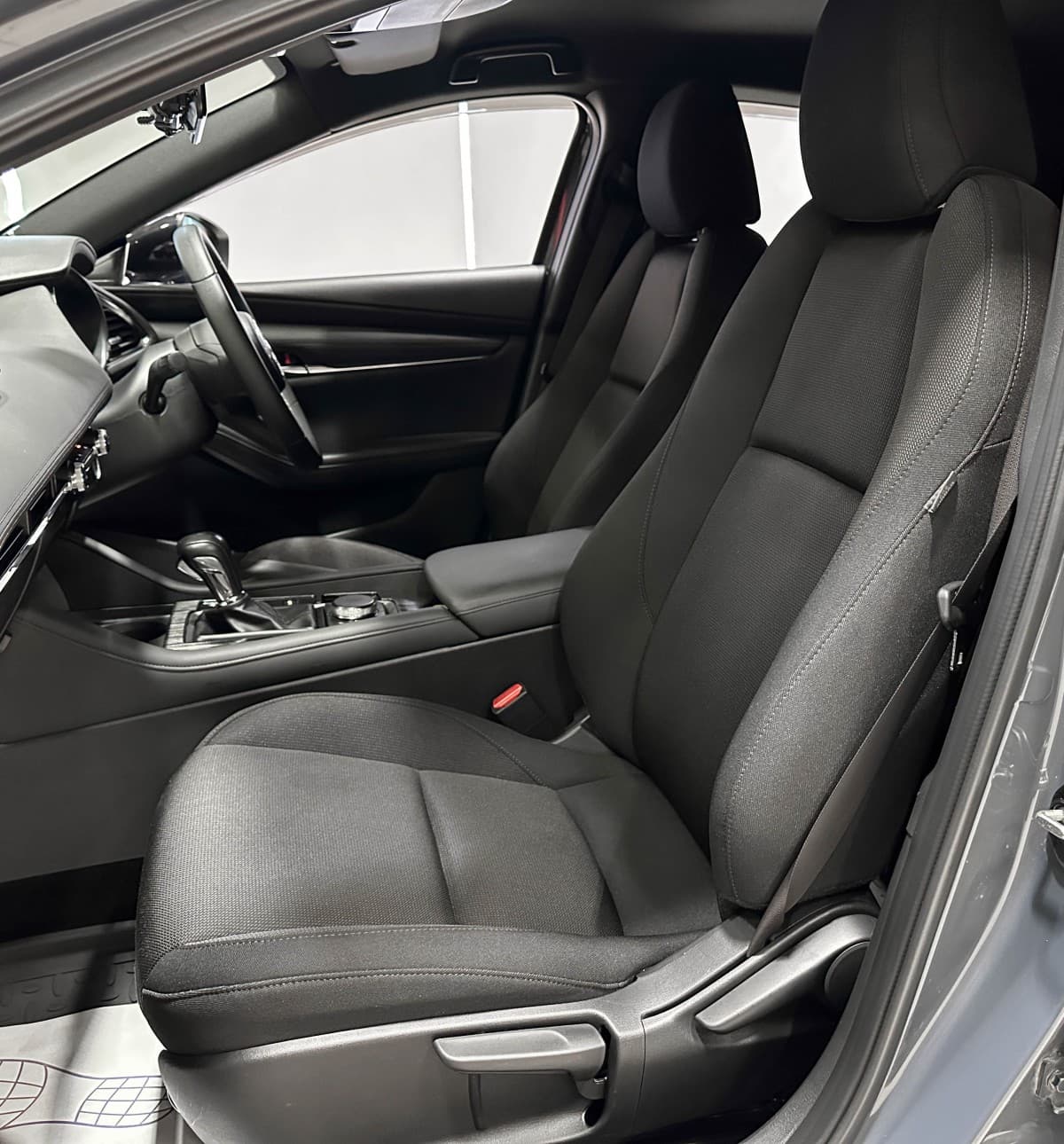 Mazda 3 - фото 17