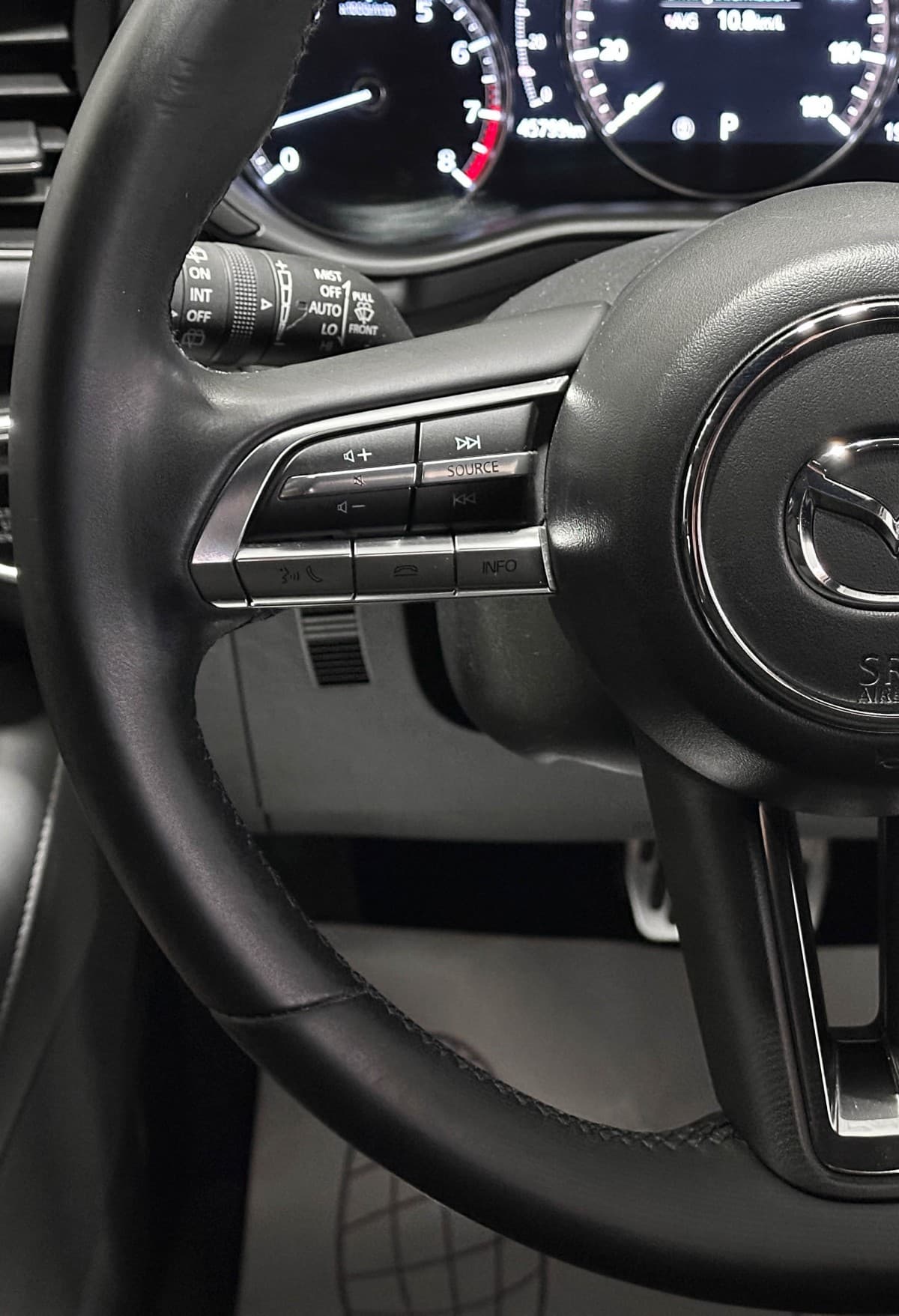 Mazda 3 - фото 22