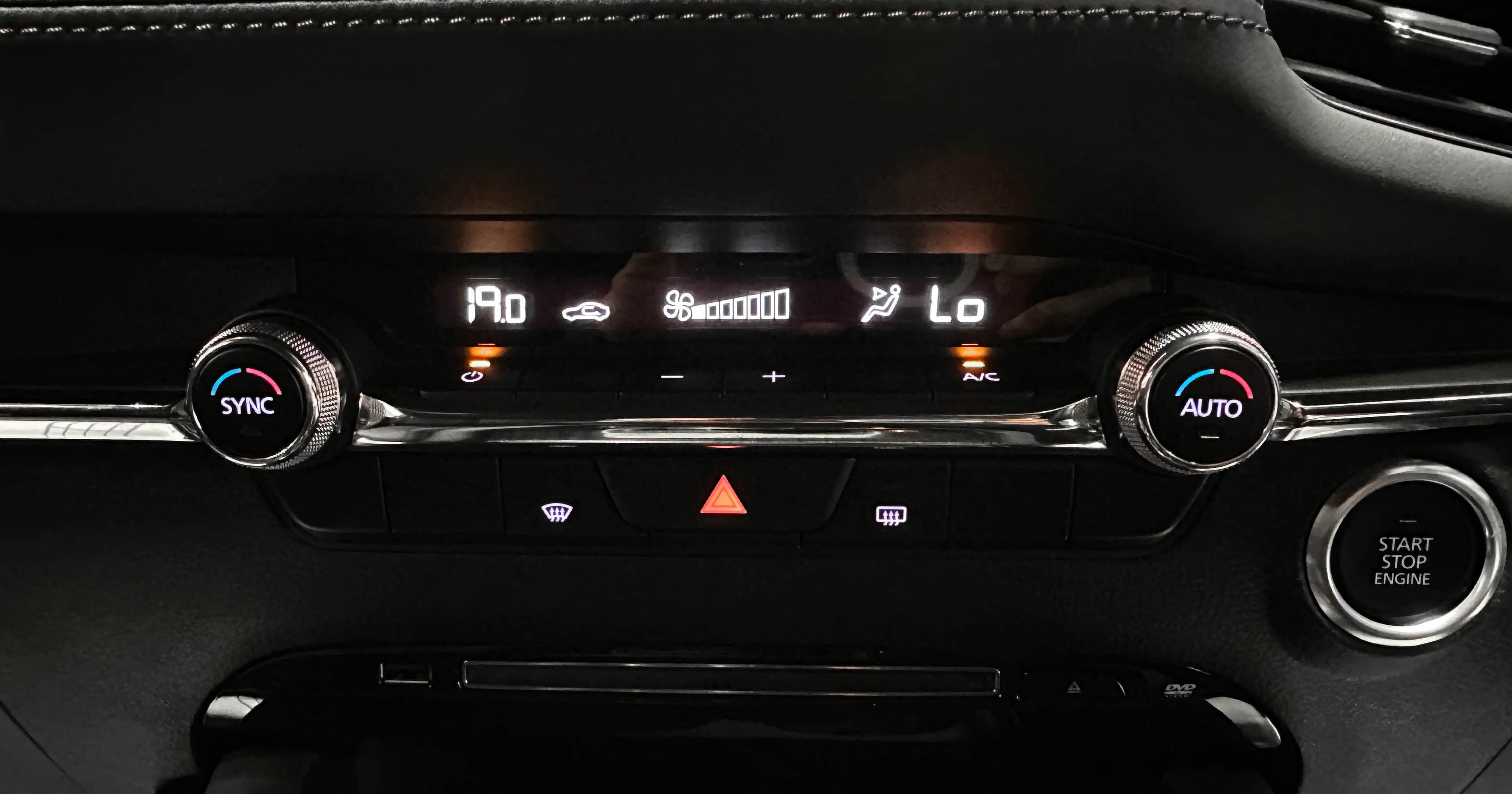 Mazda 3 - фото 29