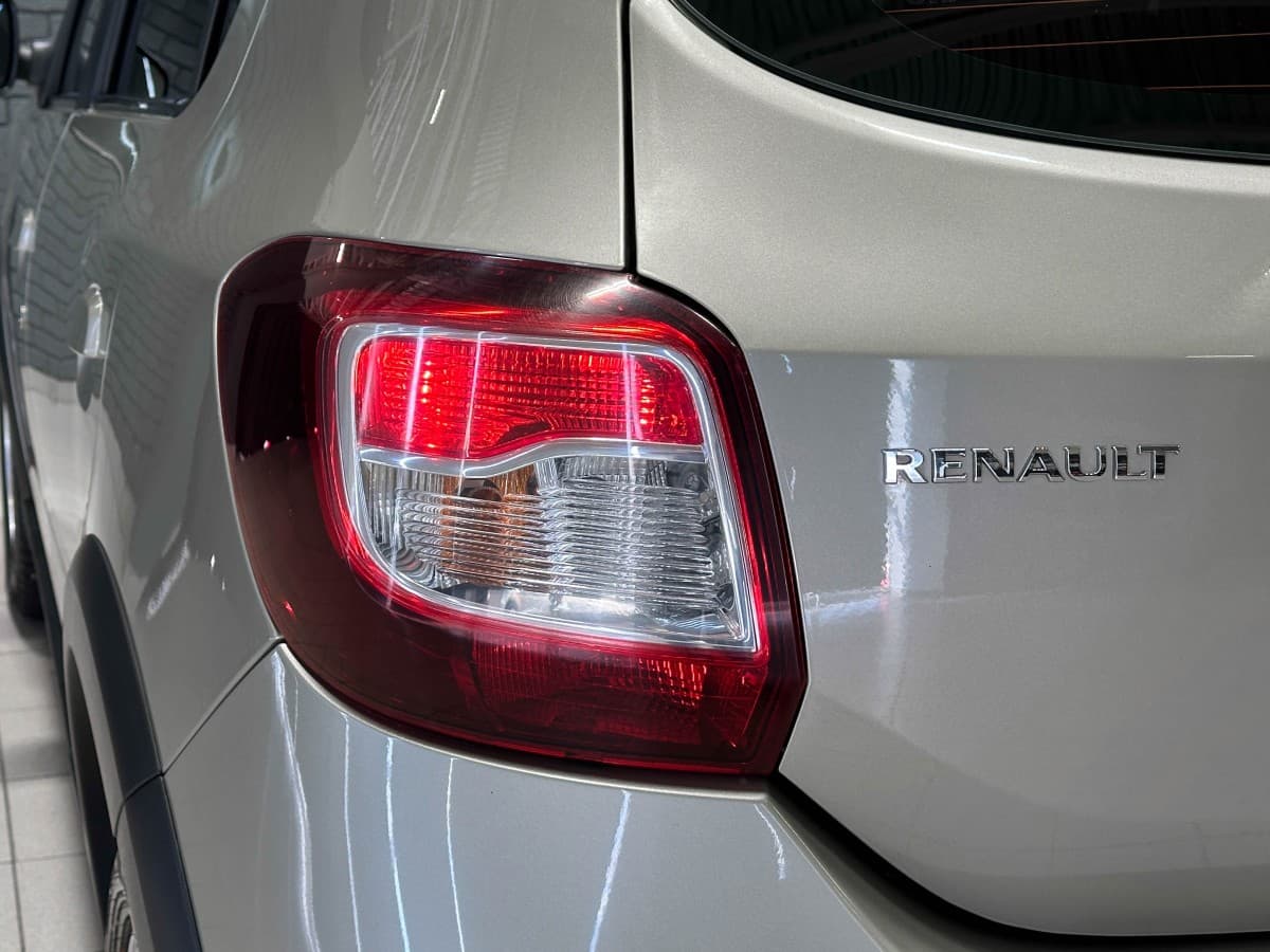 Renault Sandero - фото 9