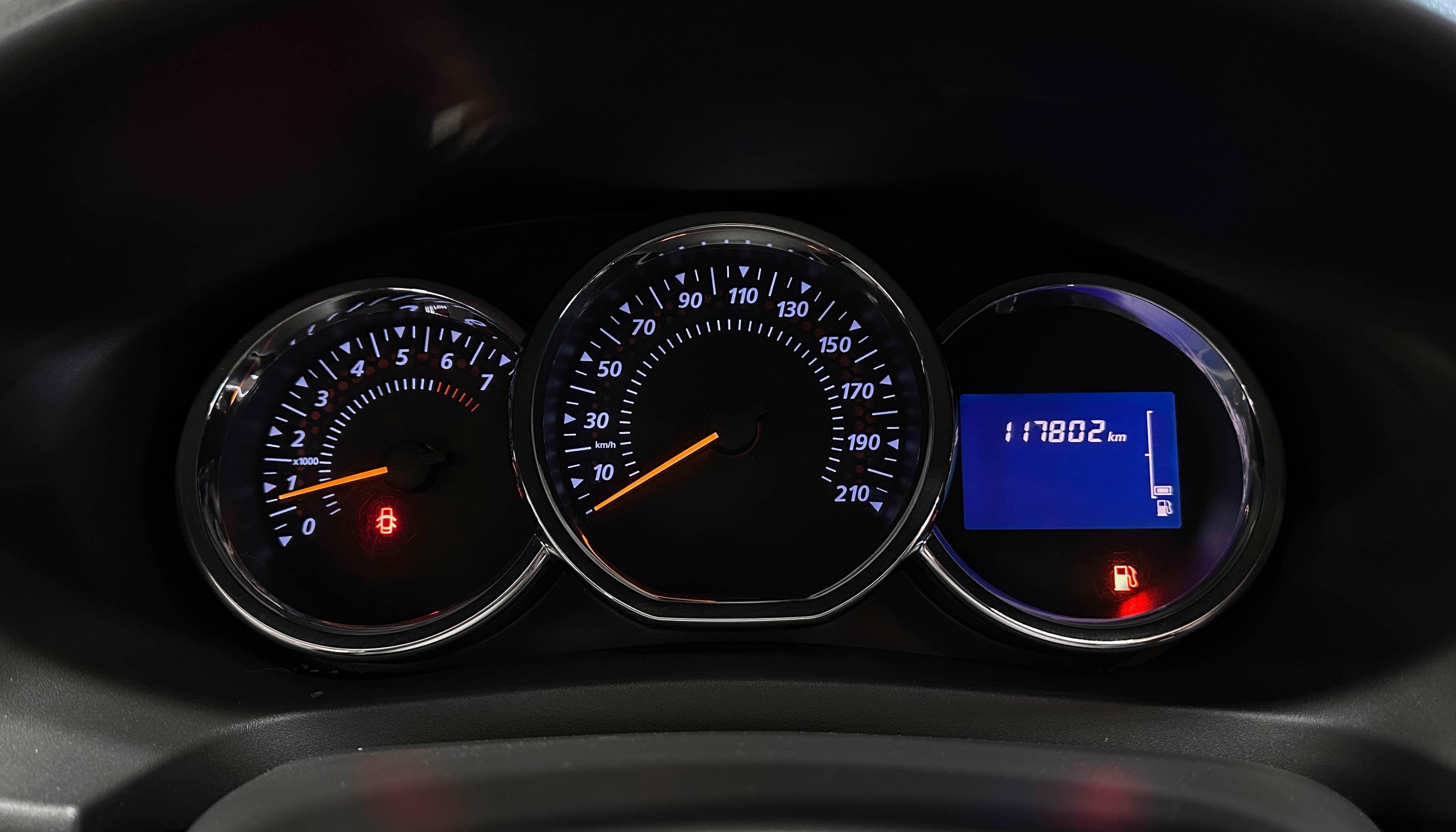 Renault Sandero - фото 18