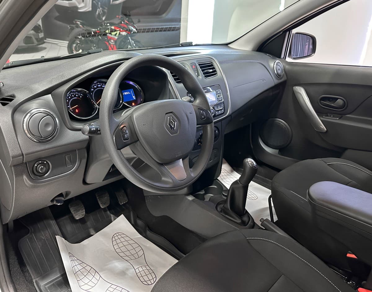 Renault Sandero - фото 11