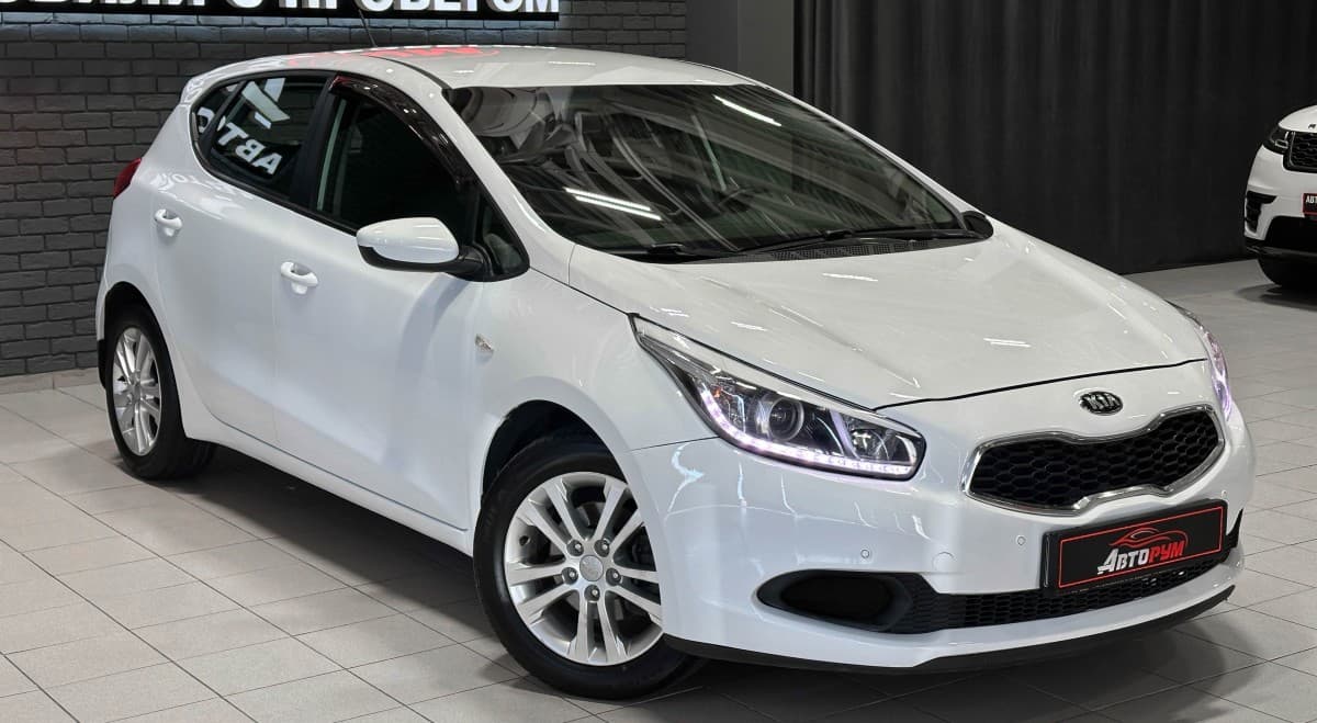 Kia Ceed - 4