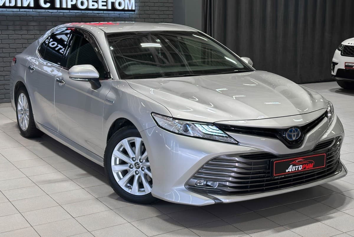 Toyota Camry - 5