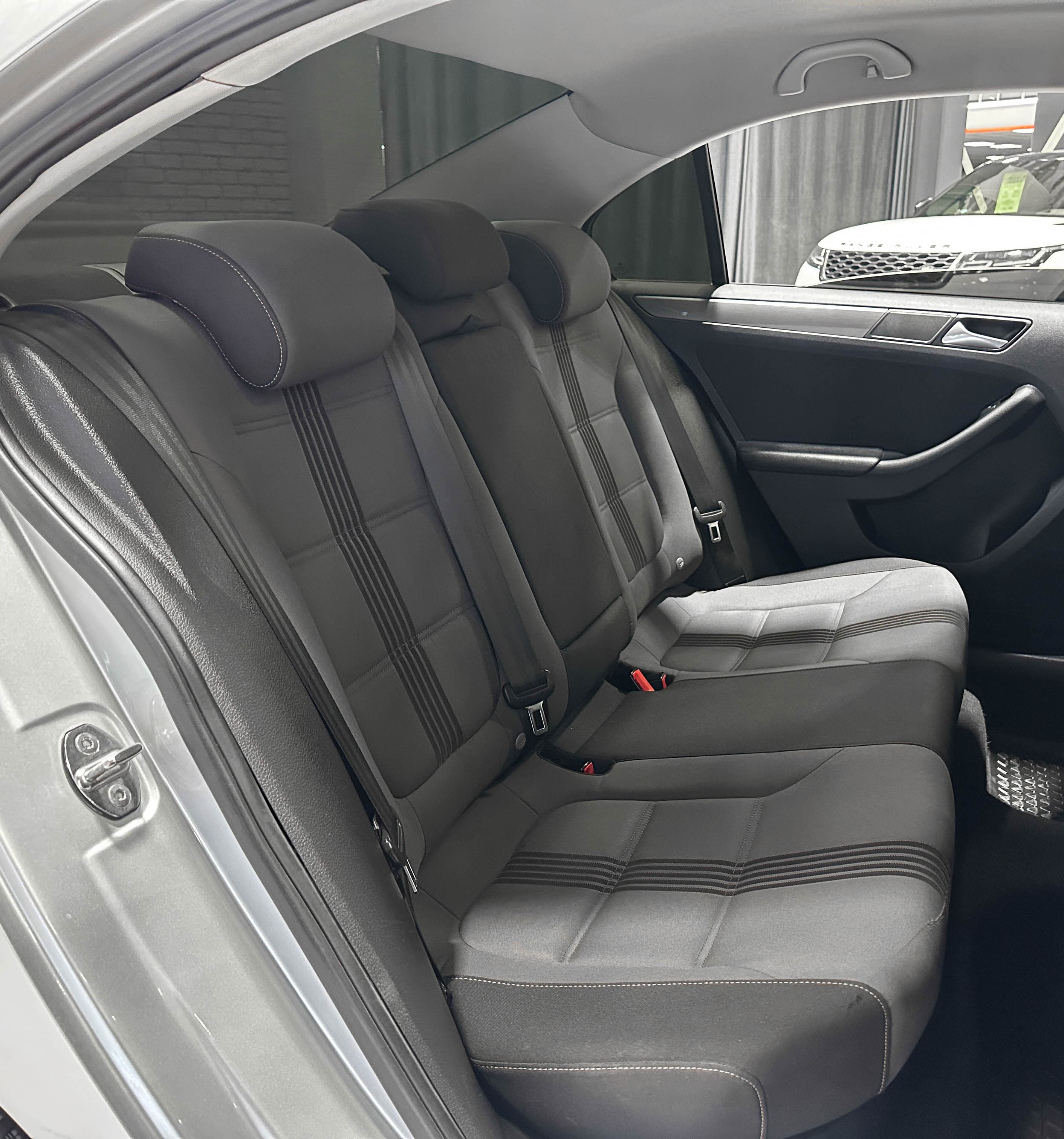 Volkswagen Jetta - фото 12