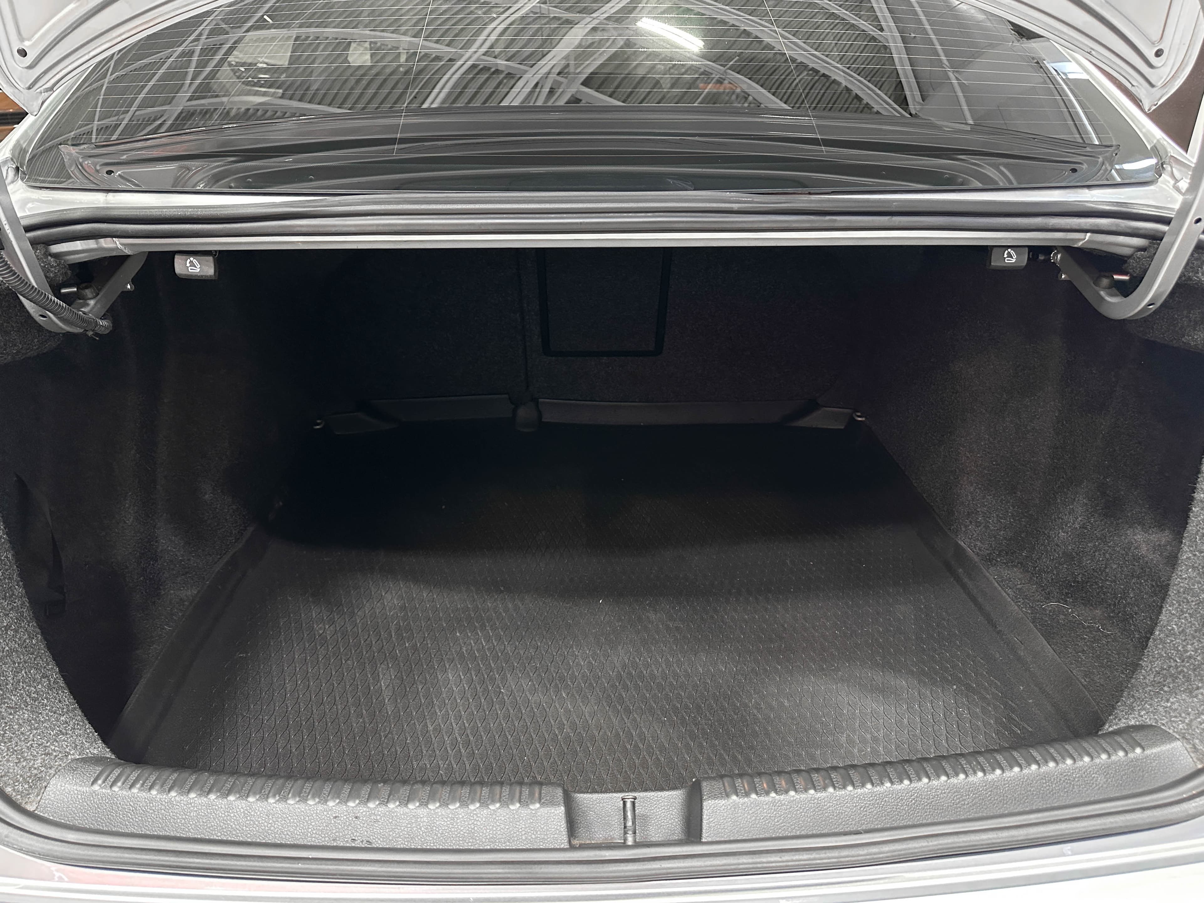 Volkswagen Jetta - фото 13