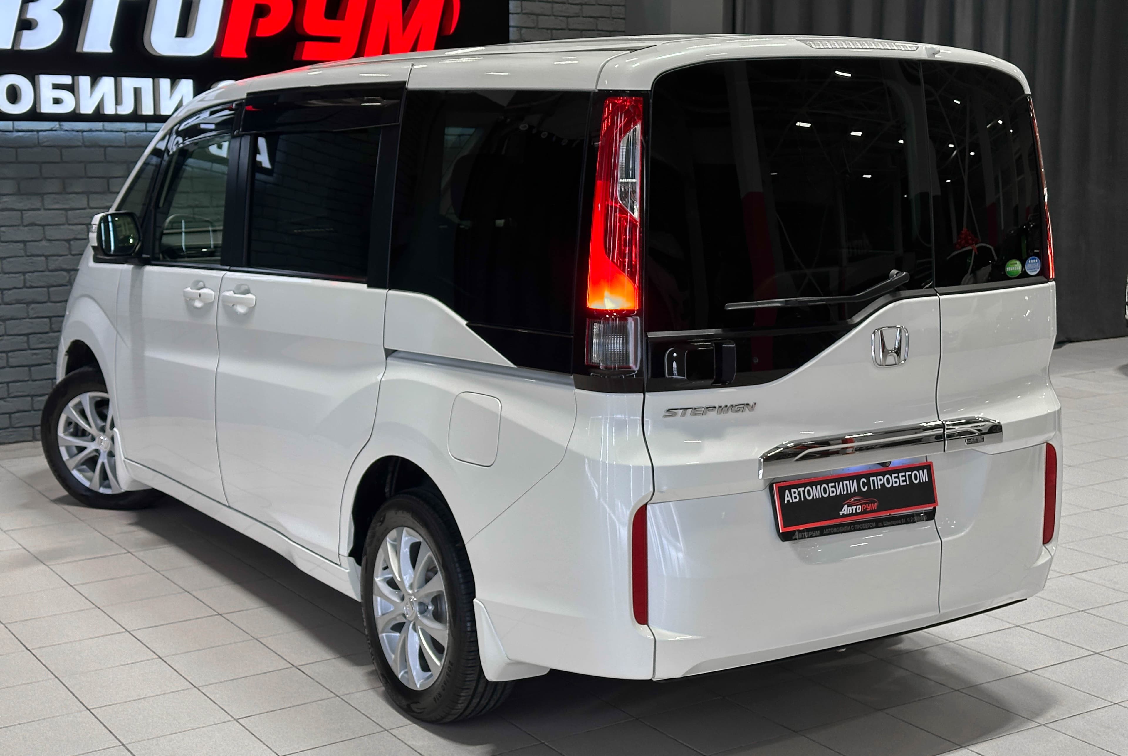 Honda Stepwgn - фото 8