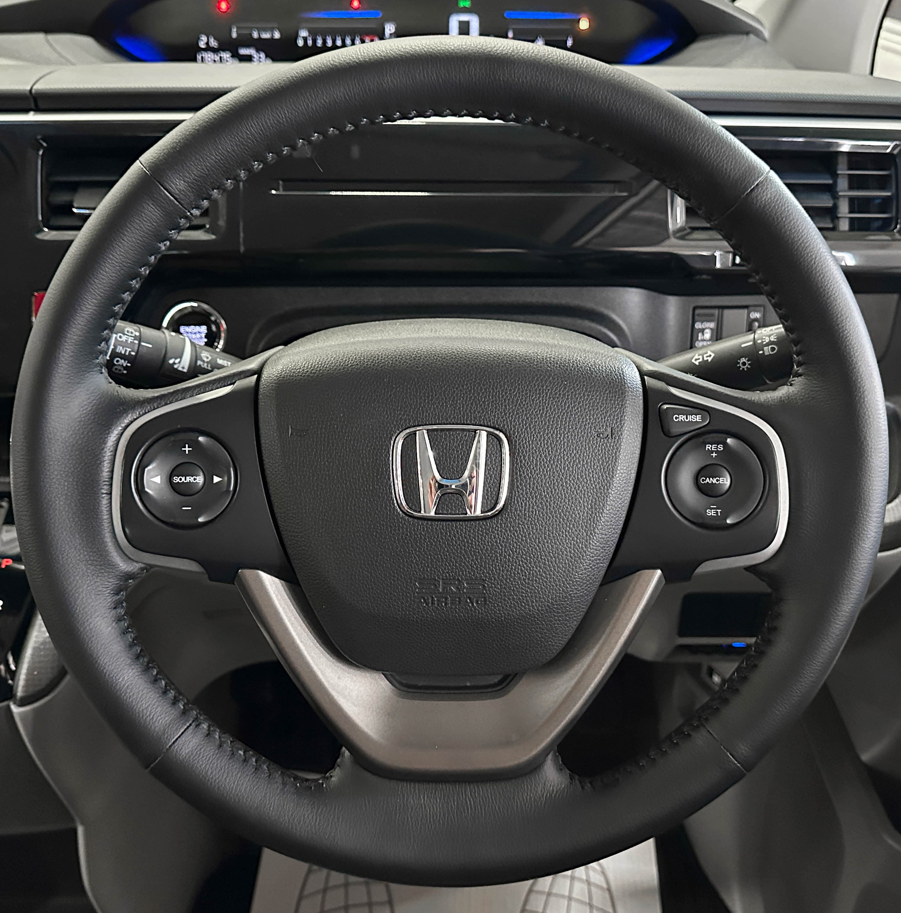 Honda Stepwgn - фото 30