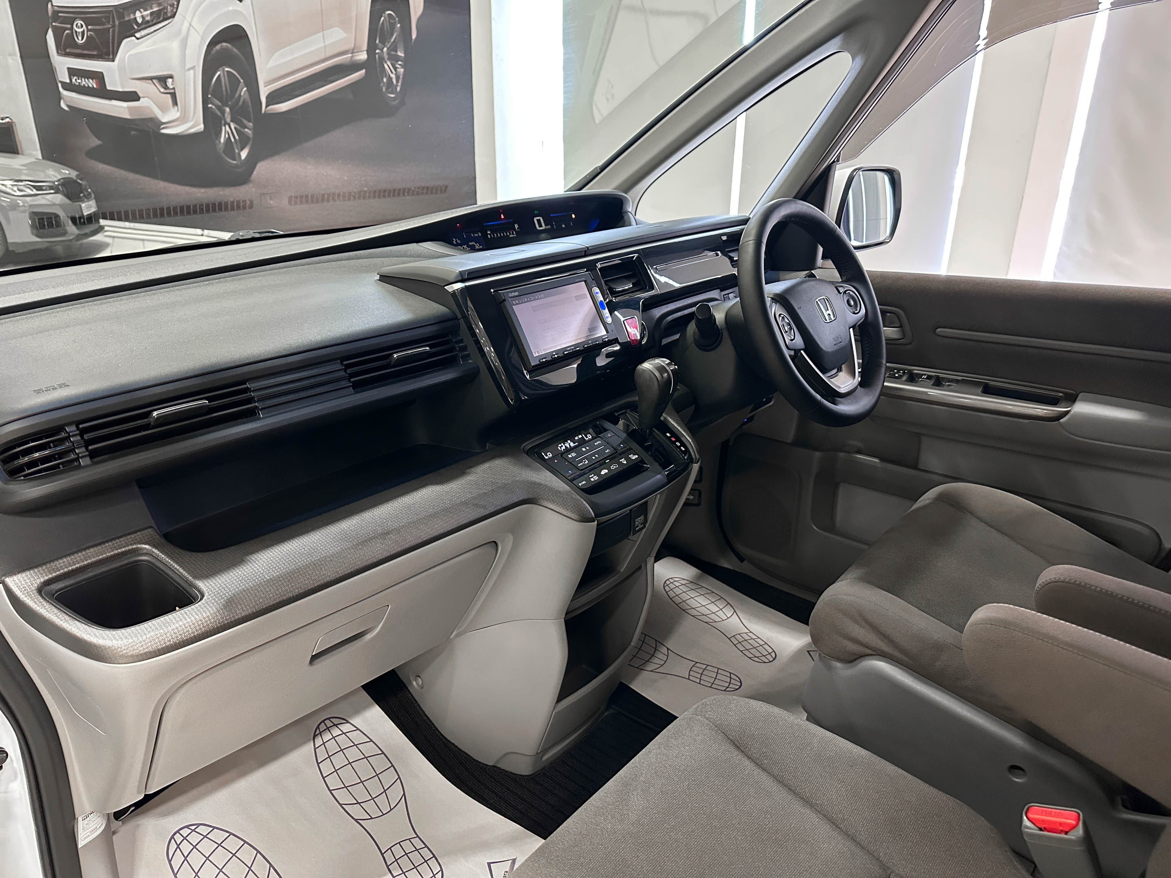 Honda Stepwgn - фото 10