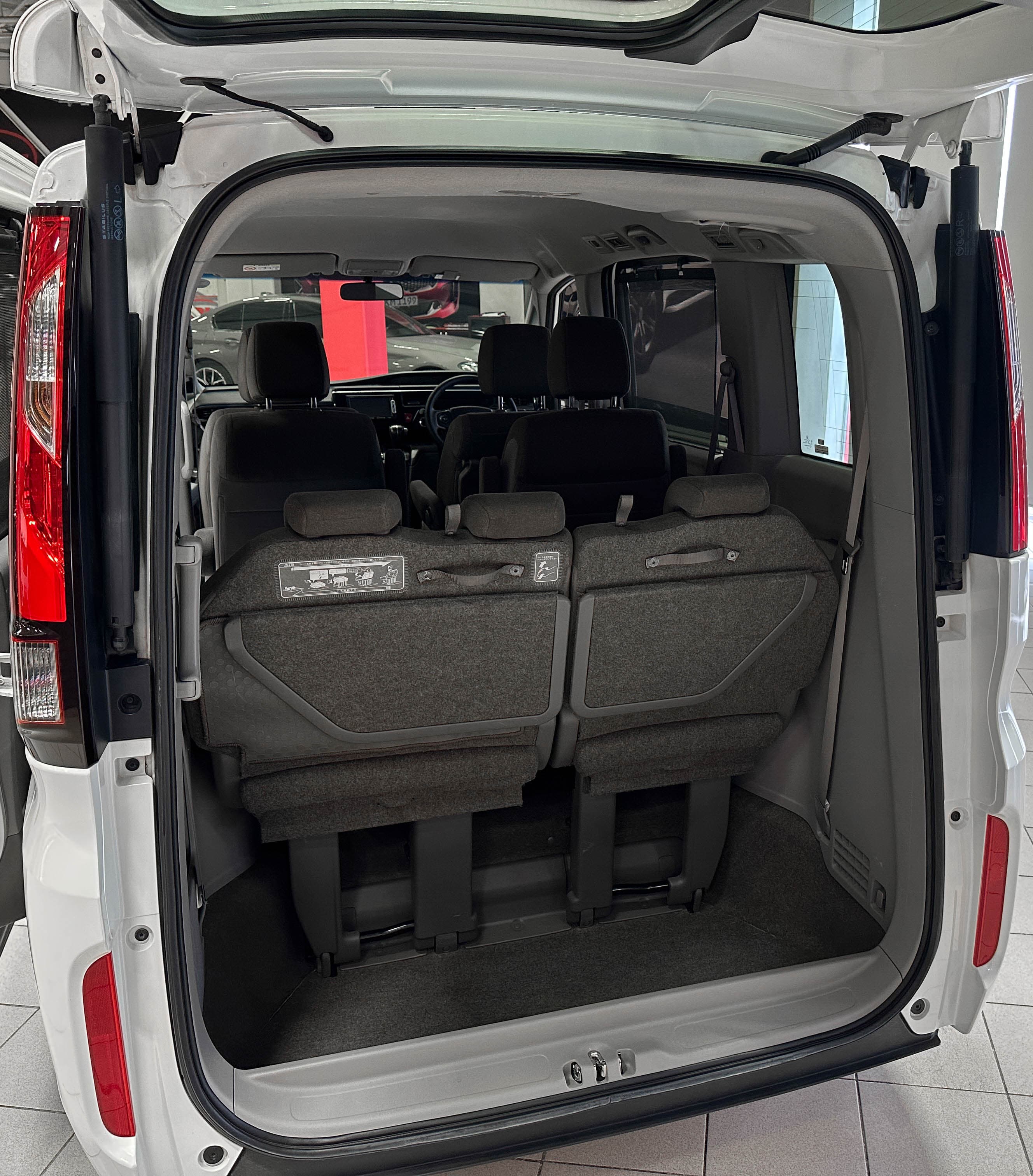 Honda Stepwgn - фото 16