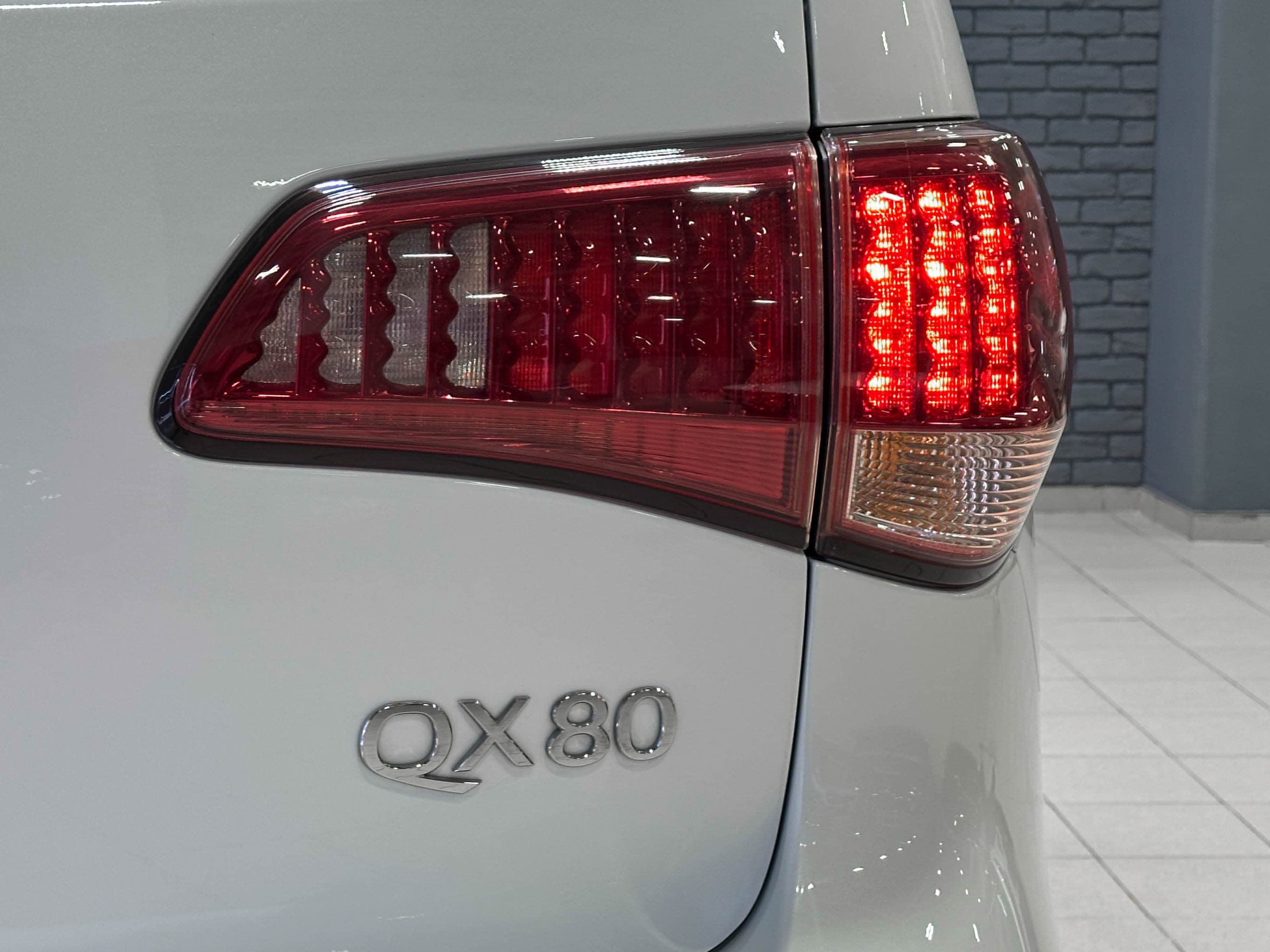 Infiniti QX80 - фото 9