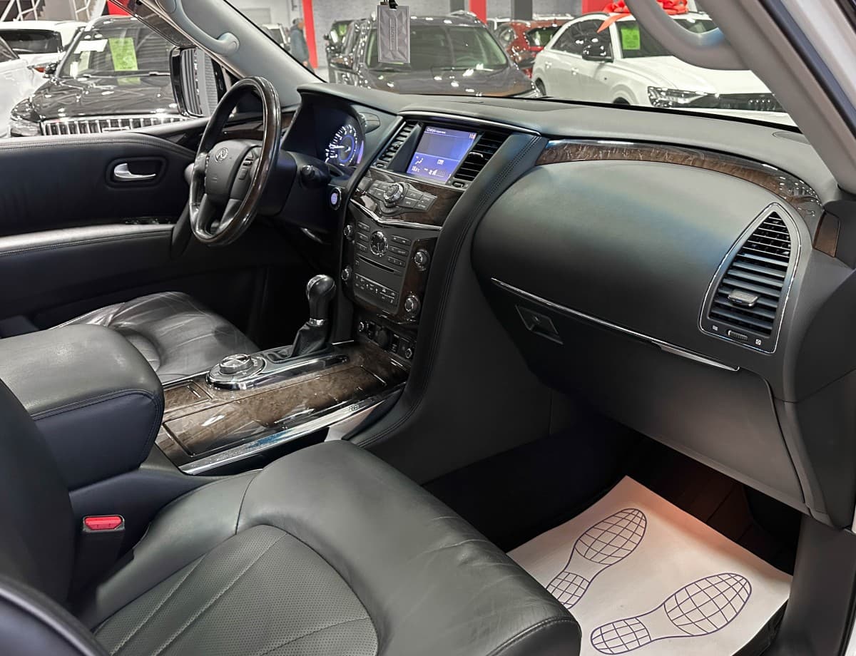 Infiniti QX80 - фото 12