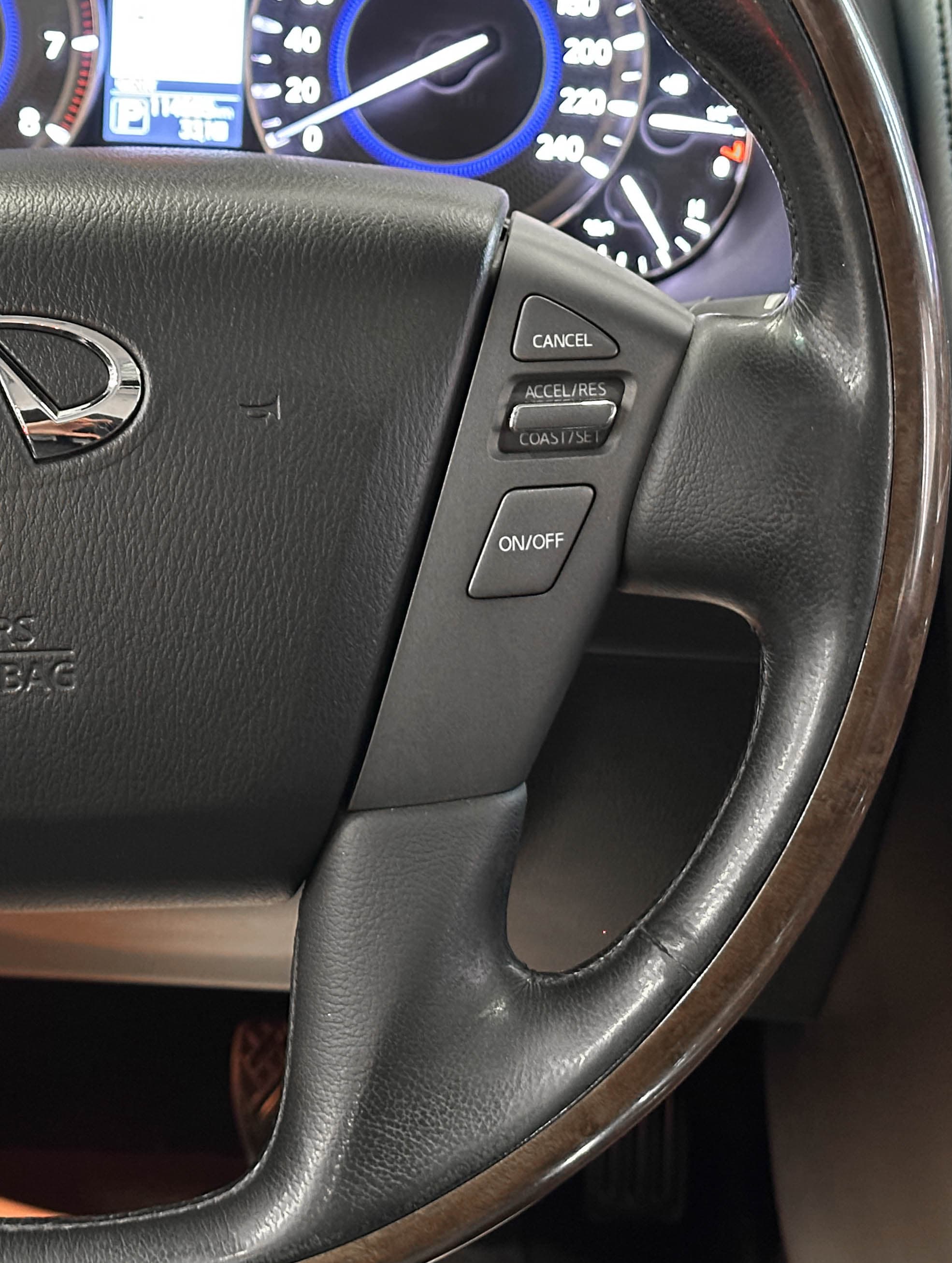 Infiniti QX80 - фото 29