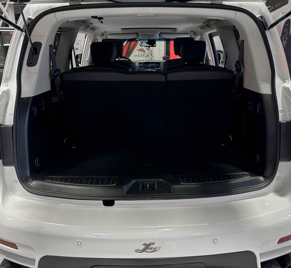 Infiniti QX80 - фото 16