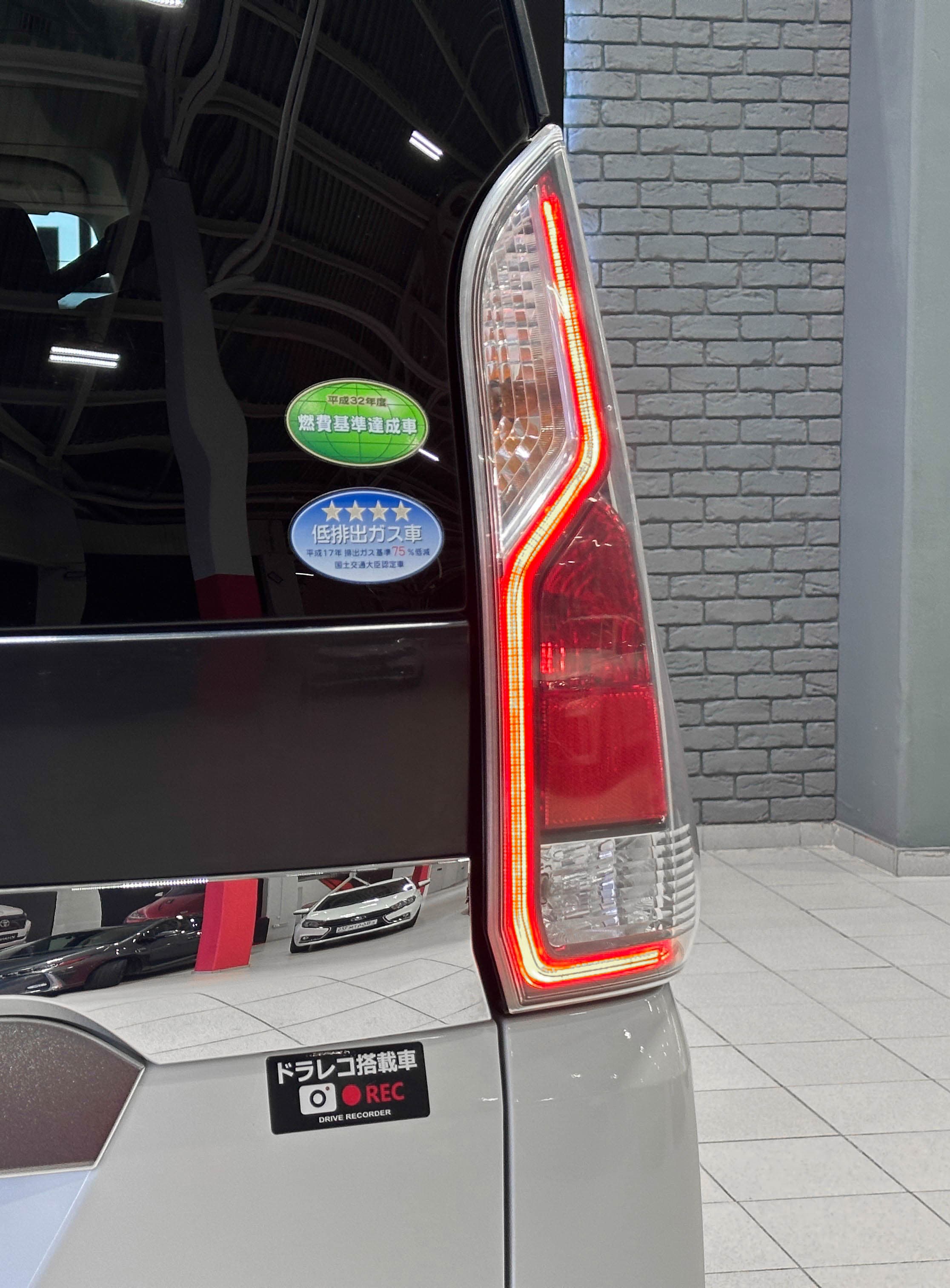 Nissan Serena Hybrid - фото 10