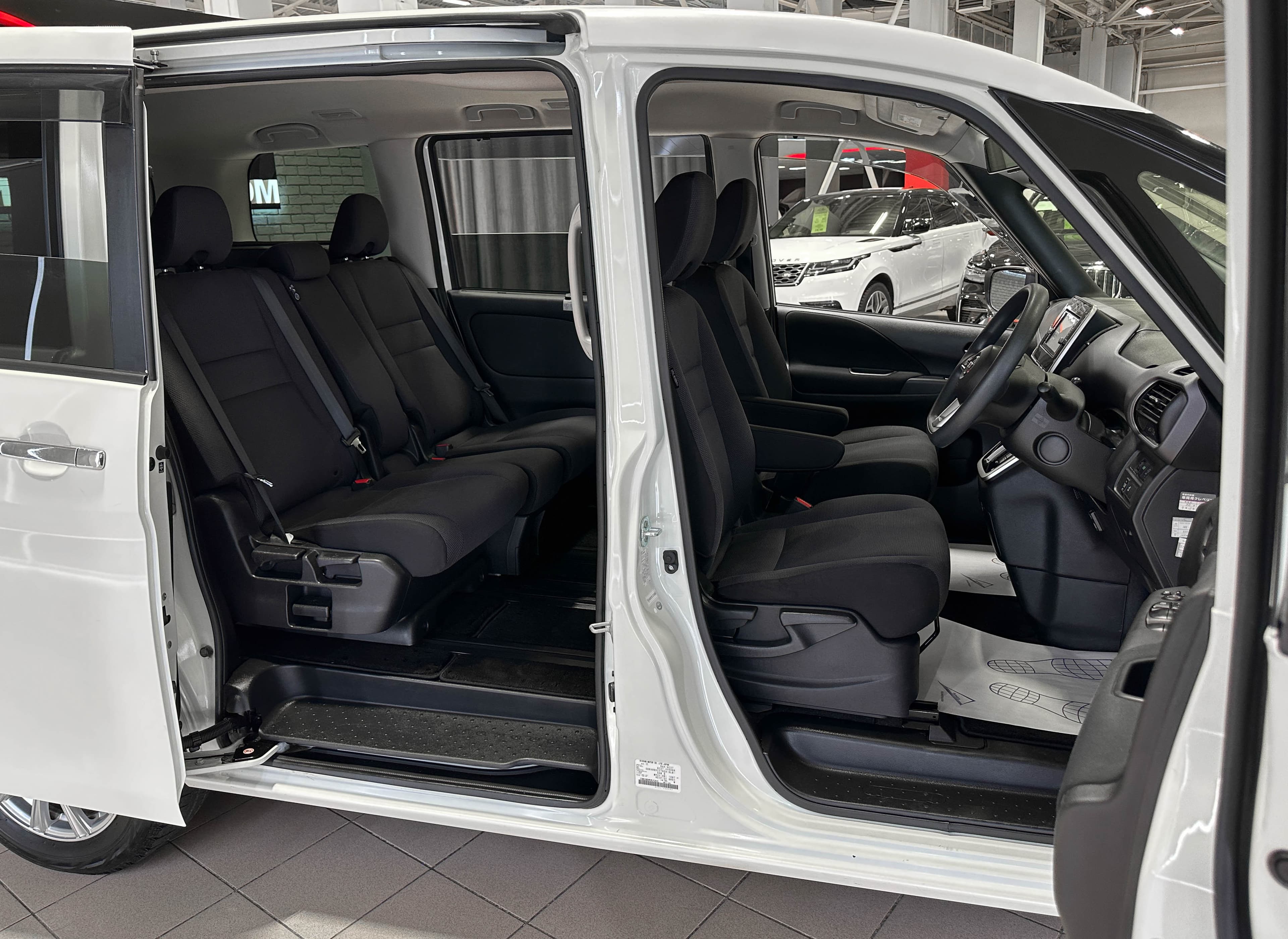 Nissan Serena Hybrid - фото 21