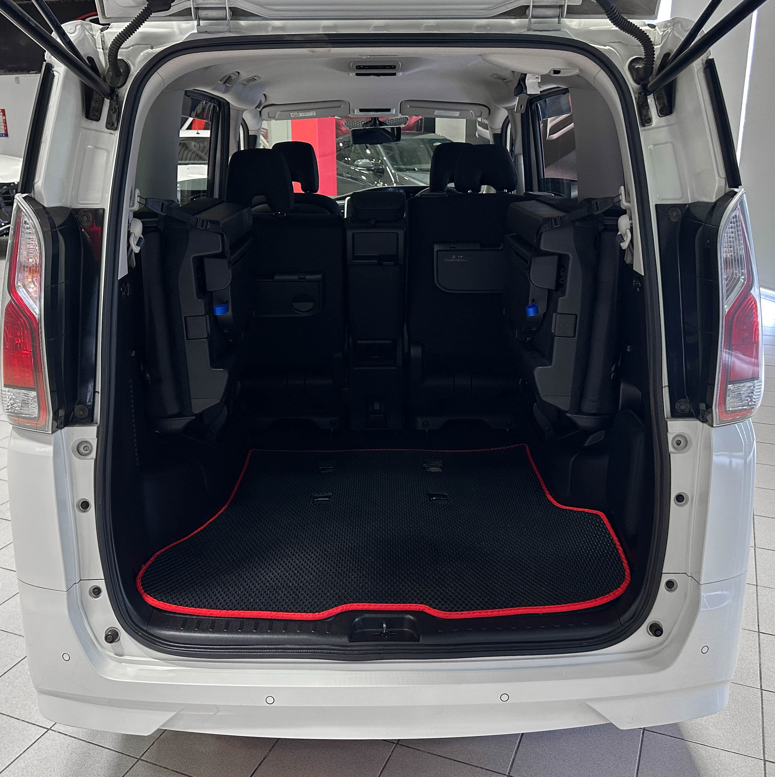 Nissan Serena Hybrid - фото 18