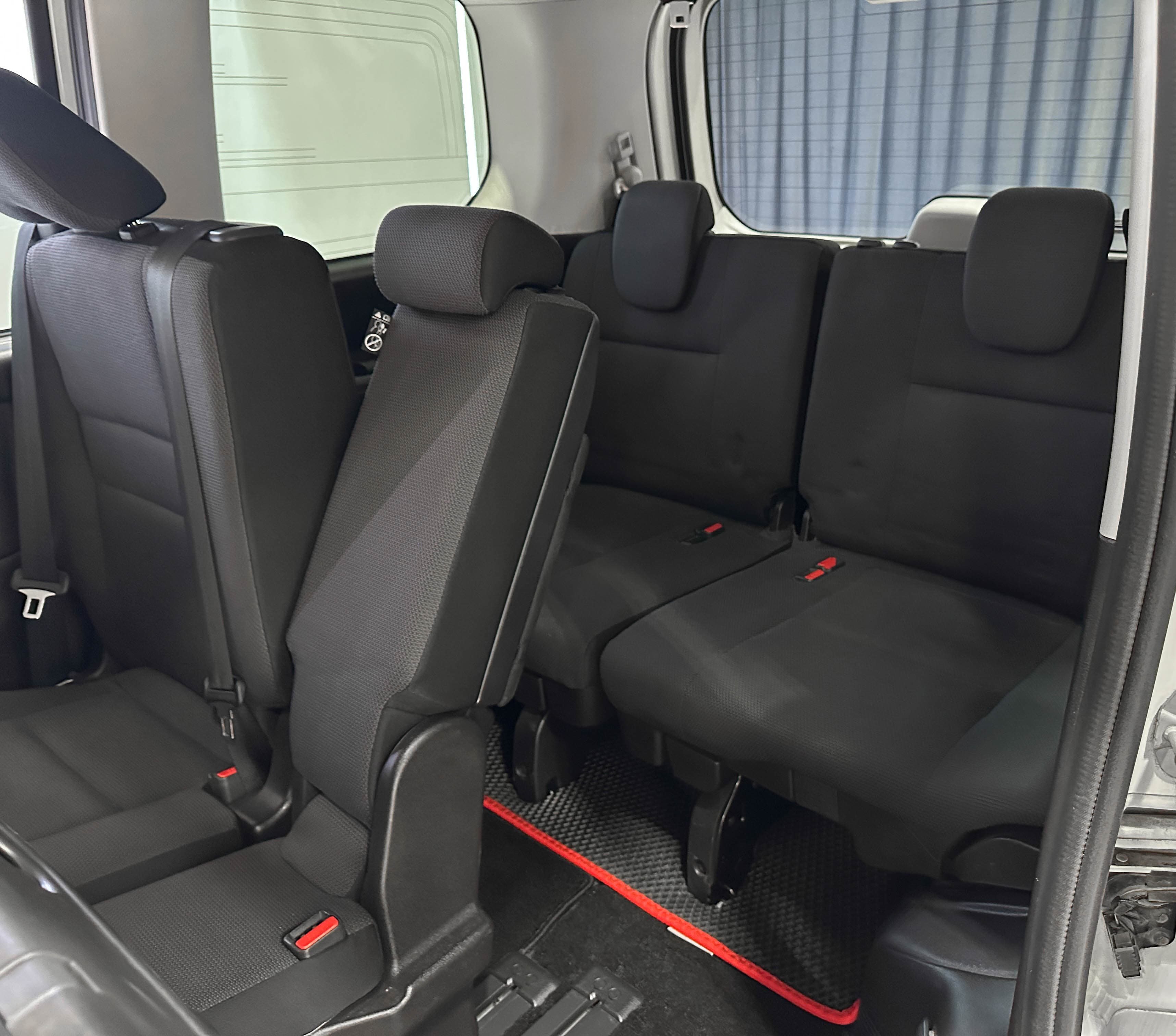 Nissan Serena Hybrid - фото 15