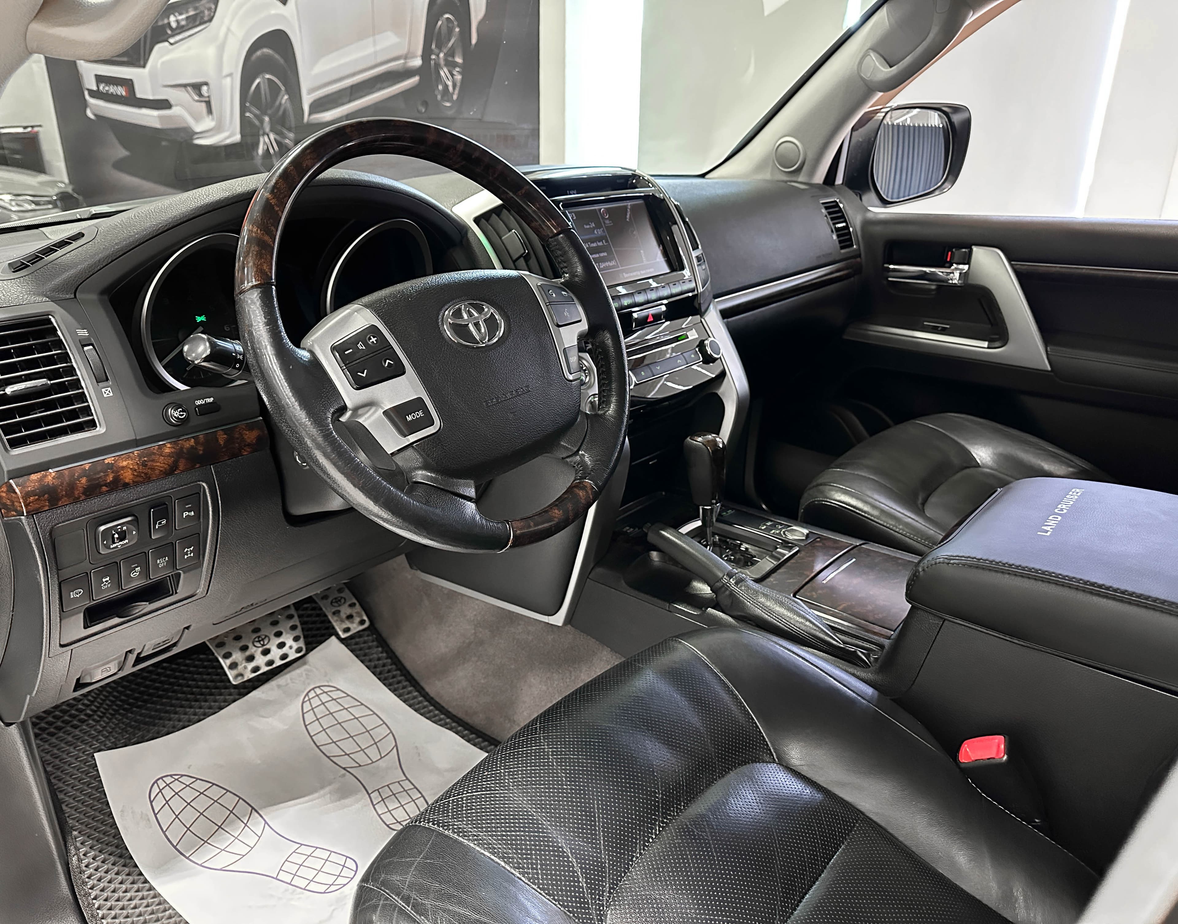 Toyota Land Cruiser 200 - фото 10