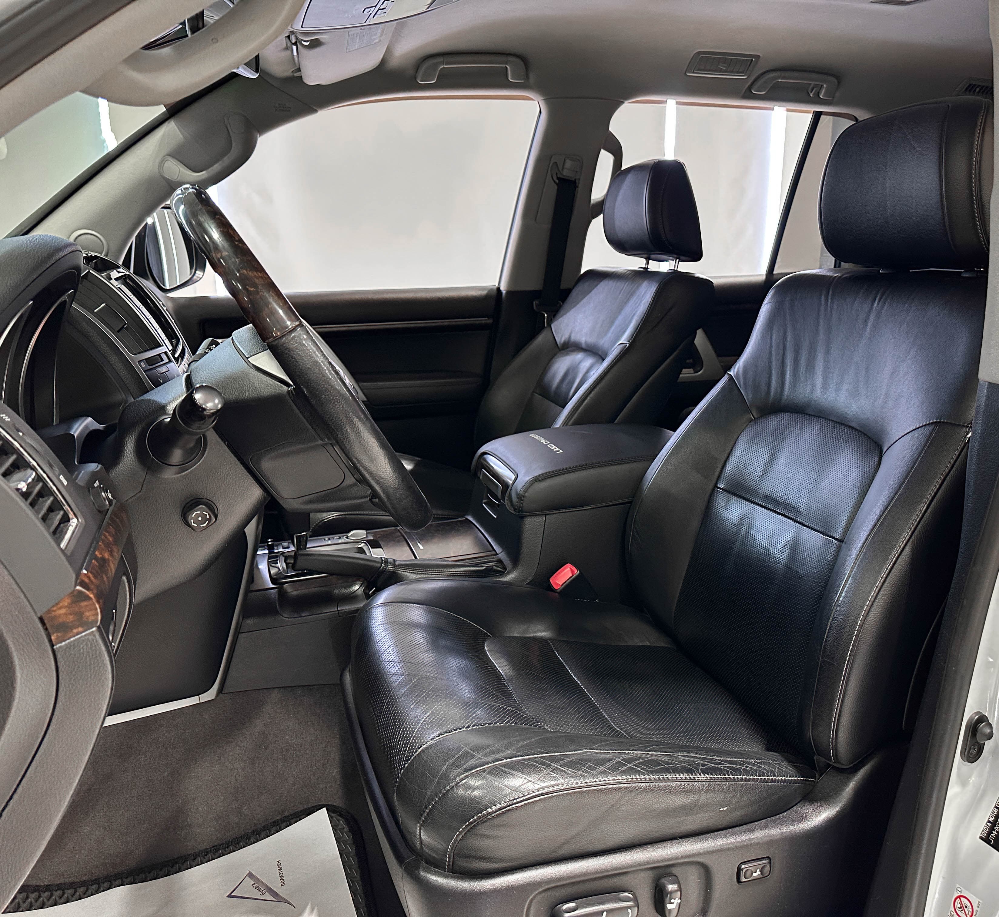 Toyota Land Cruiser 200 - фото 11