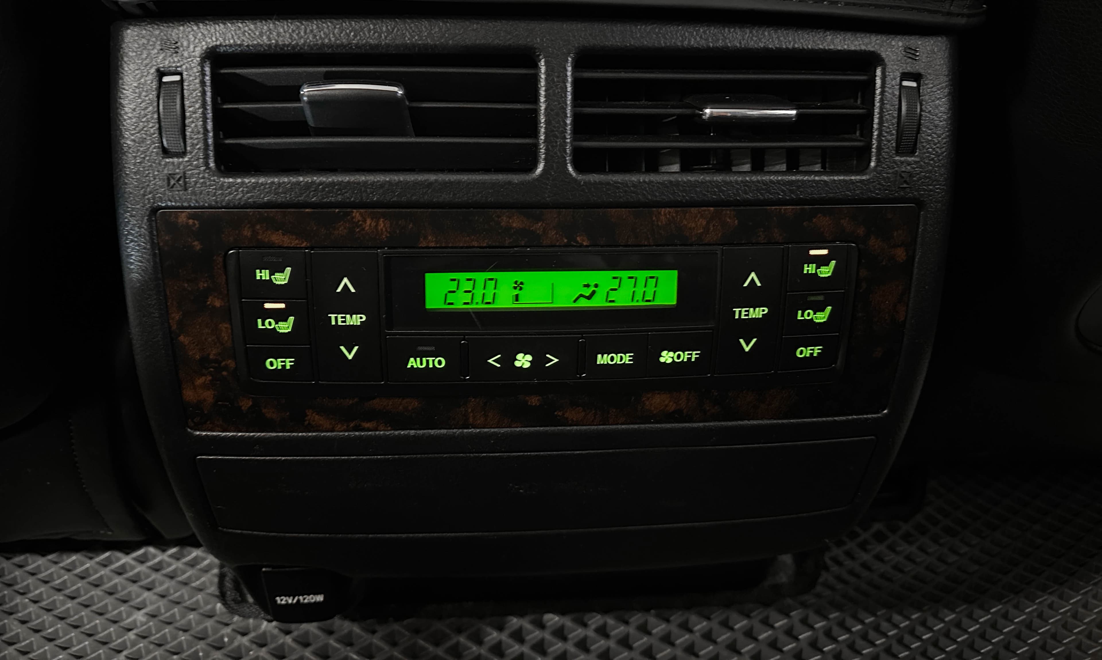 Toyota Land Cruiser 200 - фото 34