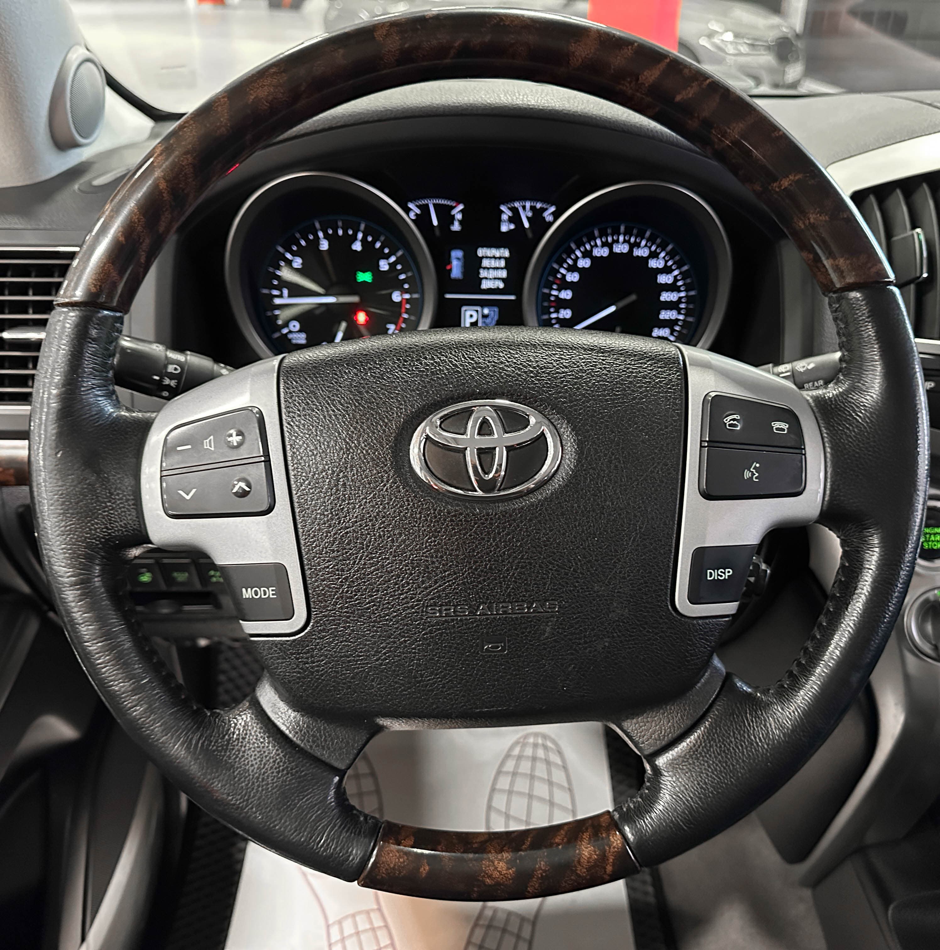 Toyota Land Cruiser 200 - фото 36