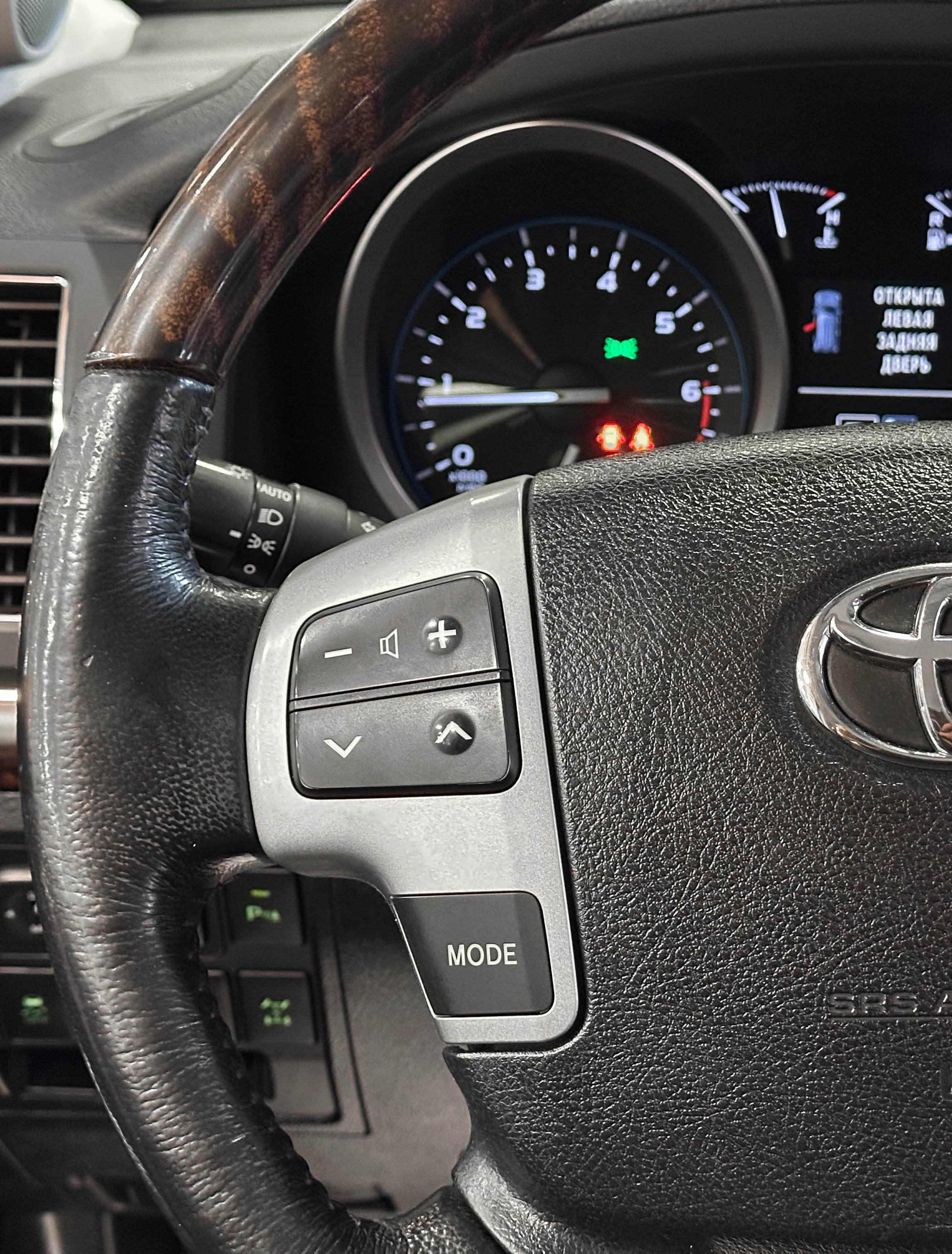 Toyota Land Cruiser 200 - фото 25