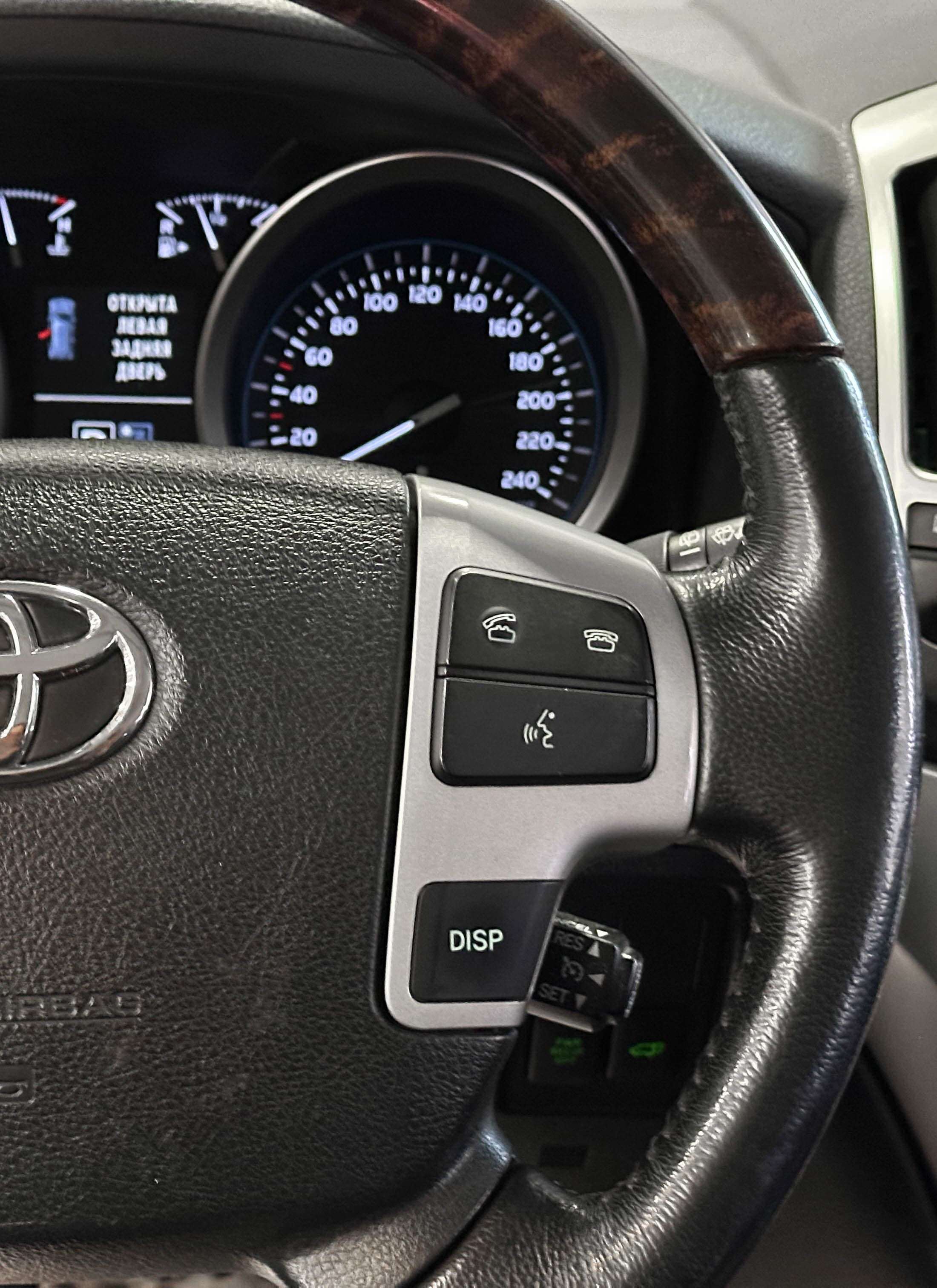 Toyota Land Cruiser 200 - фото 26