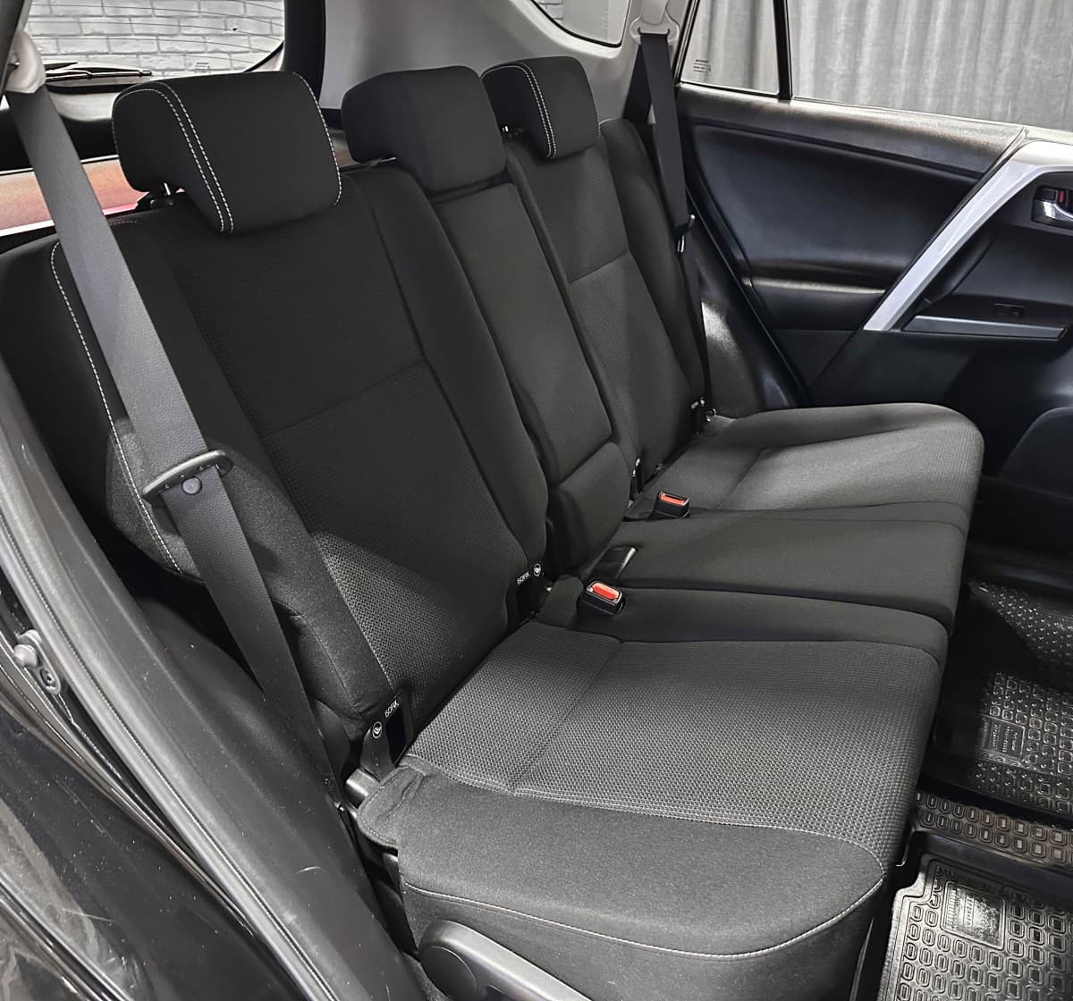 Toyota RAV4 - фото 11