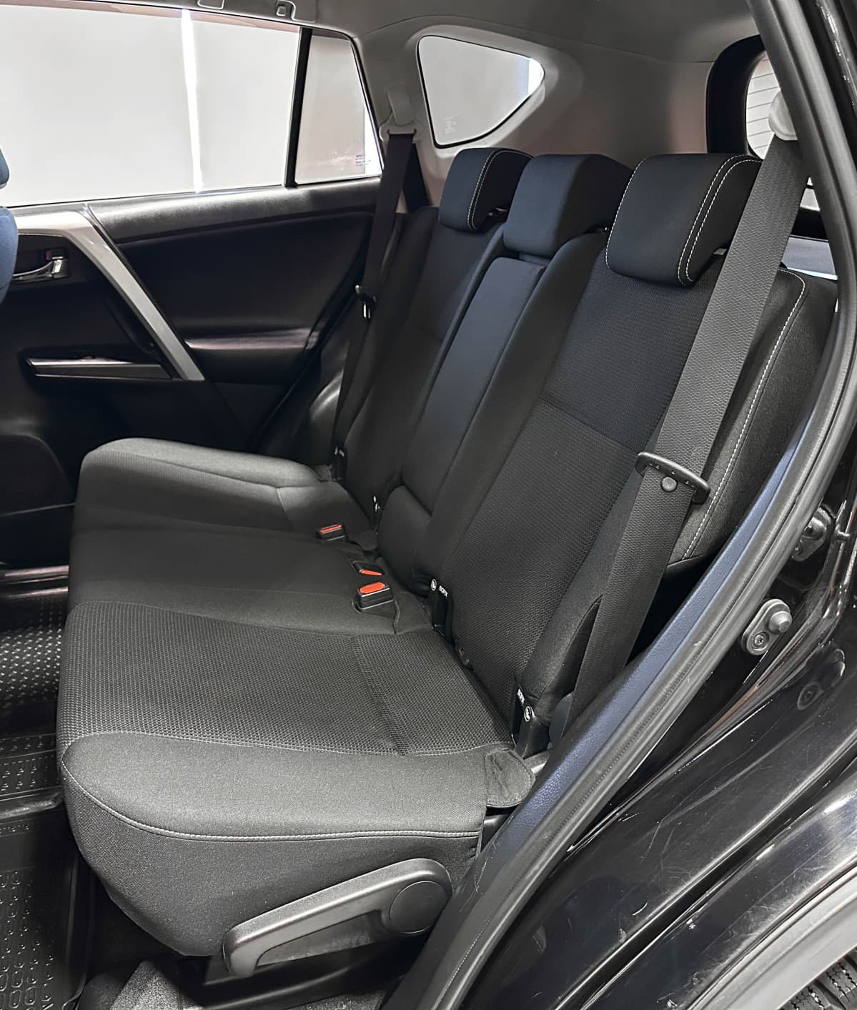 Toyota RAV4 - фото 13