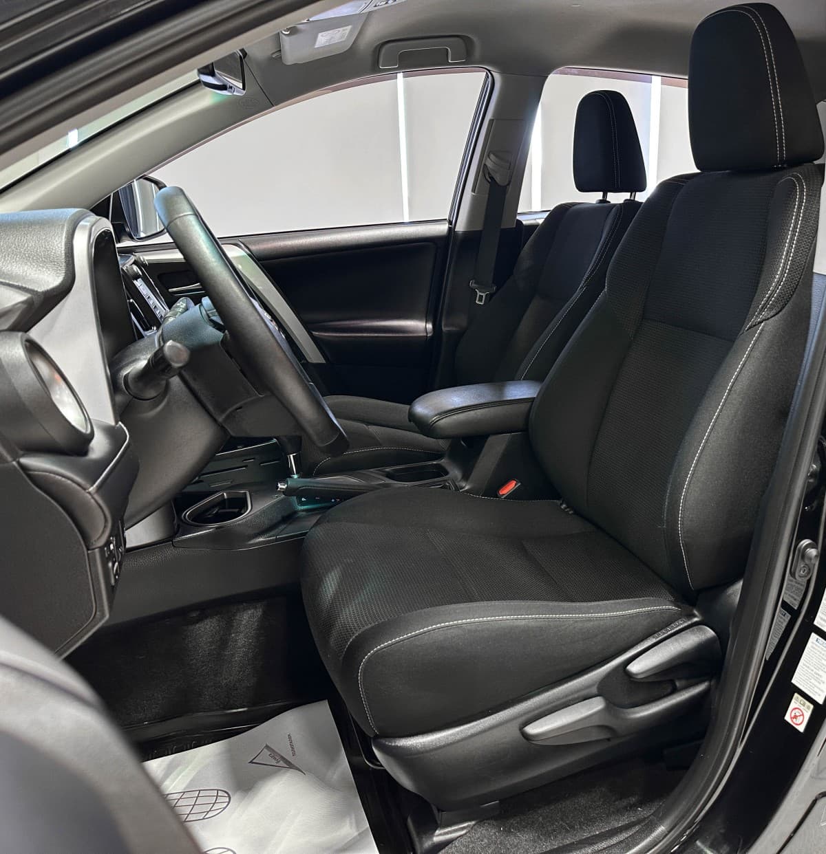 Toyota RAV4 - фото 14