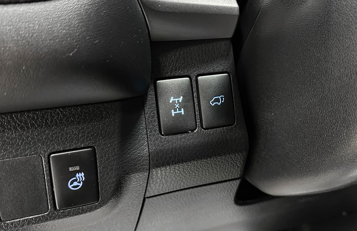 Toyota RAV4 - фото 18
