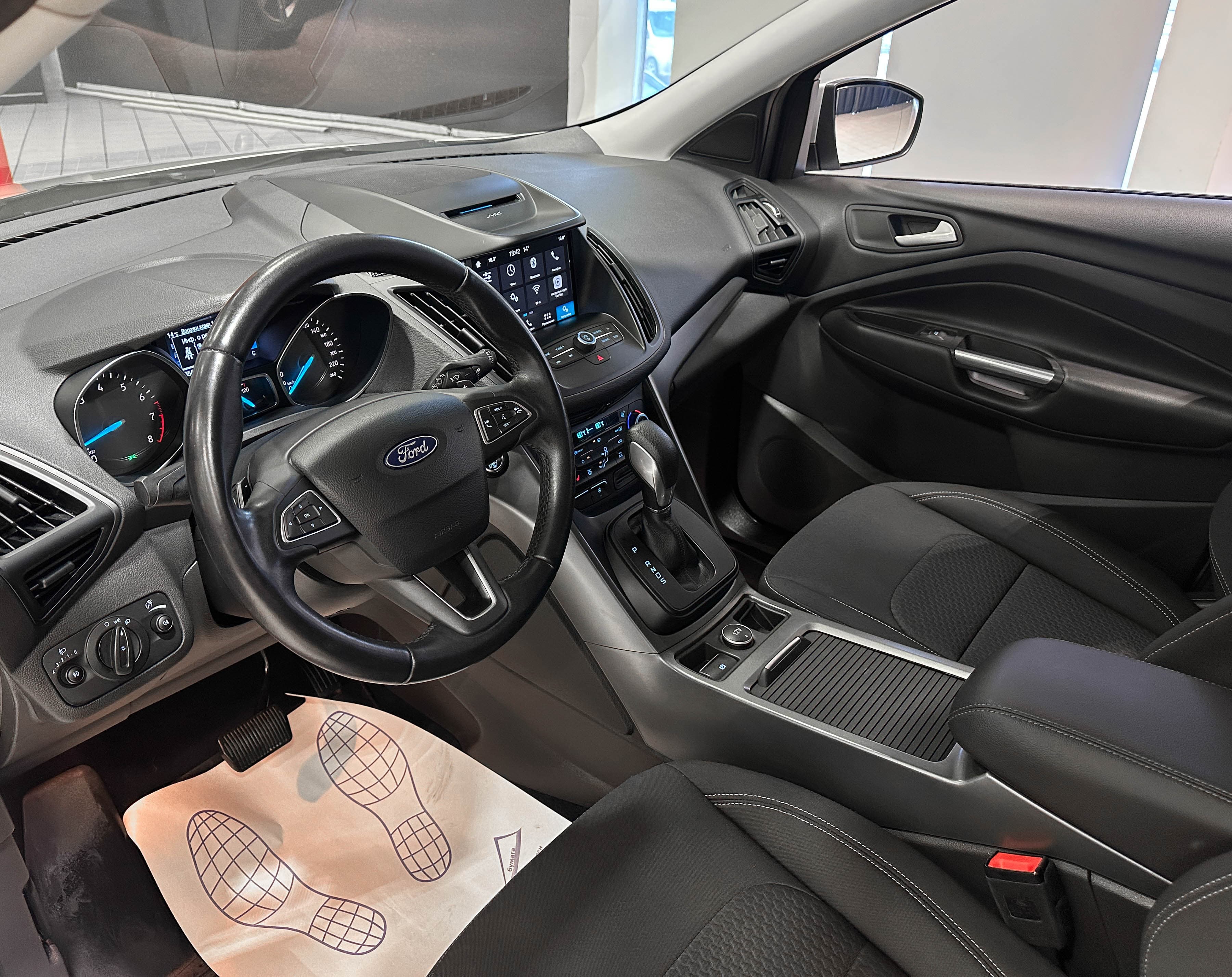 Ford Kuga - фото 10