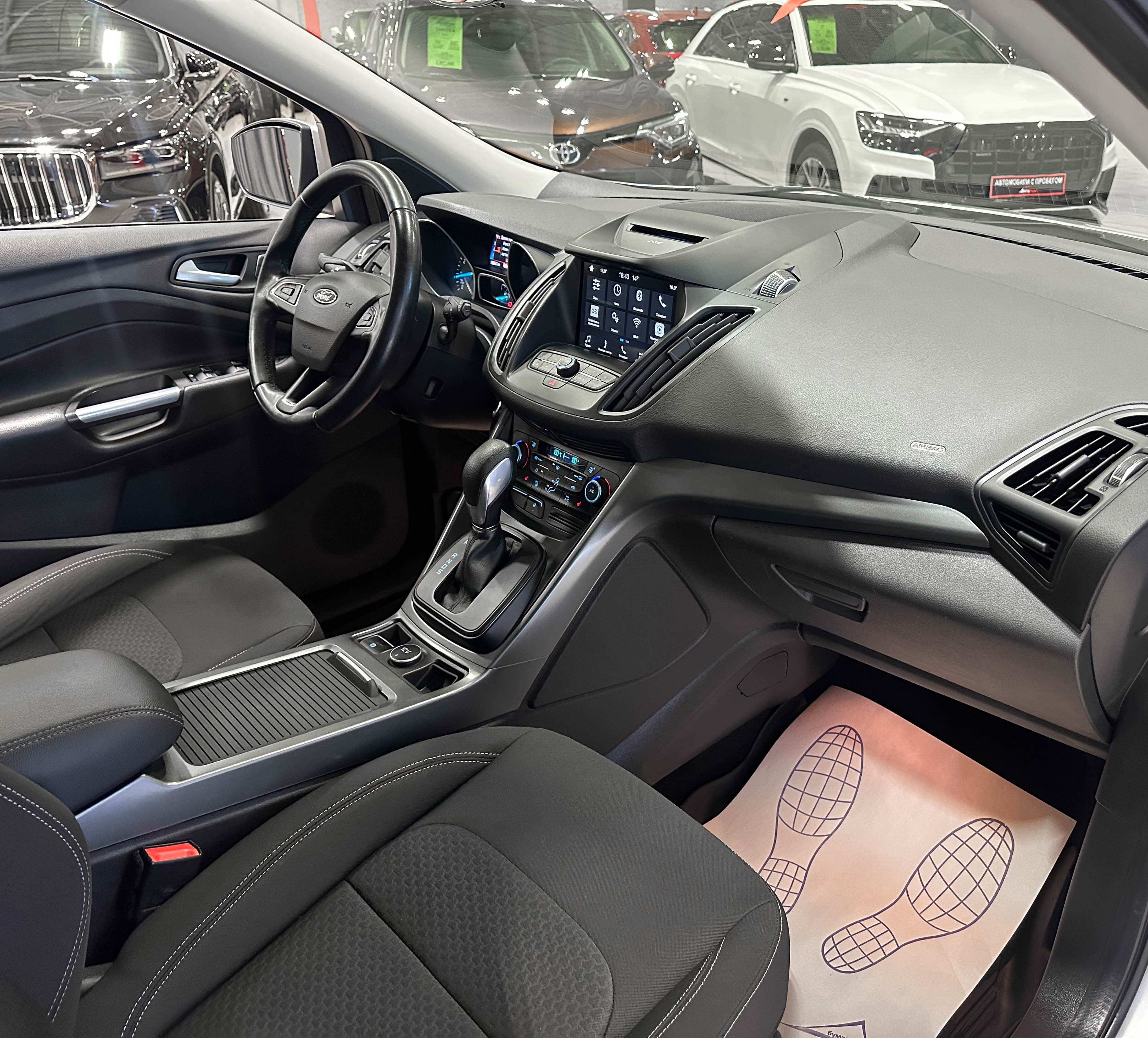 Ford Kuga - фото 16
