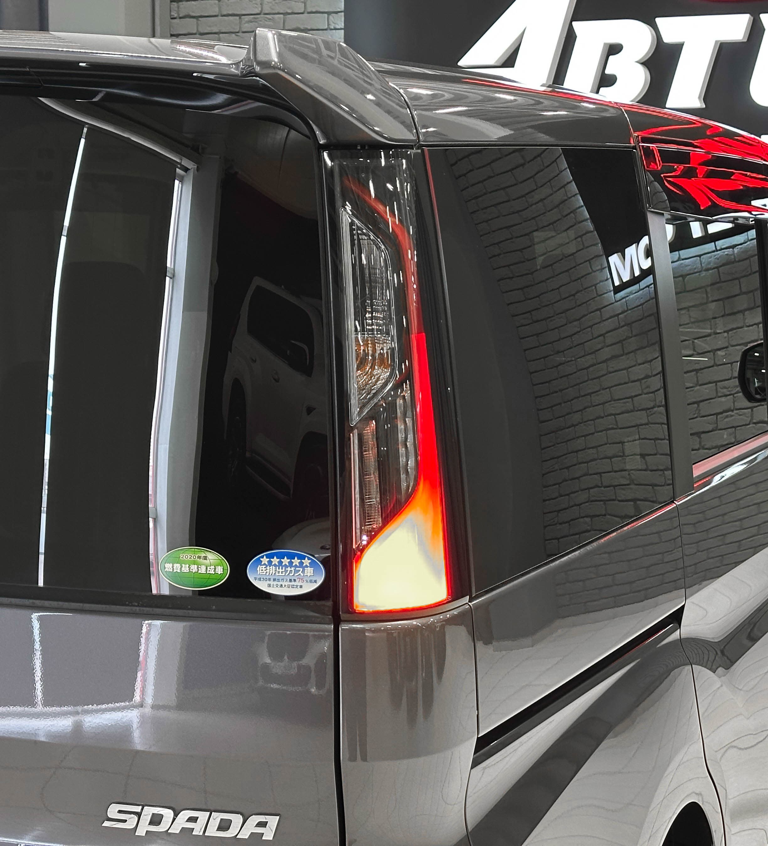 Honda Stepwgn SPADA - фото 8