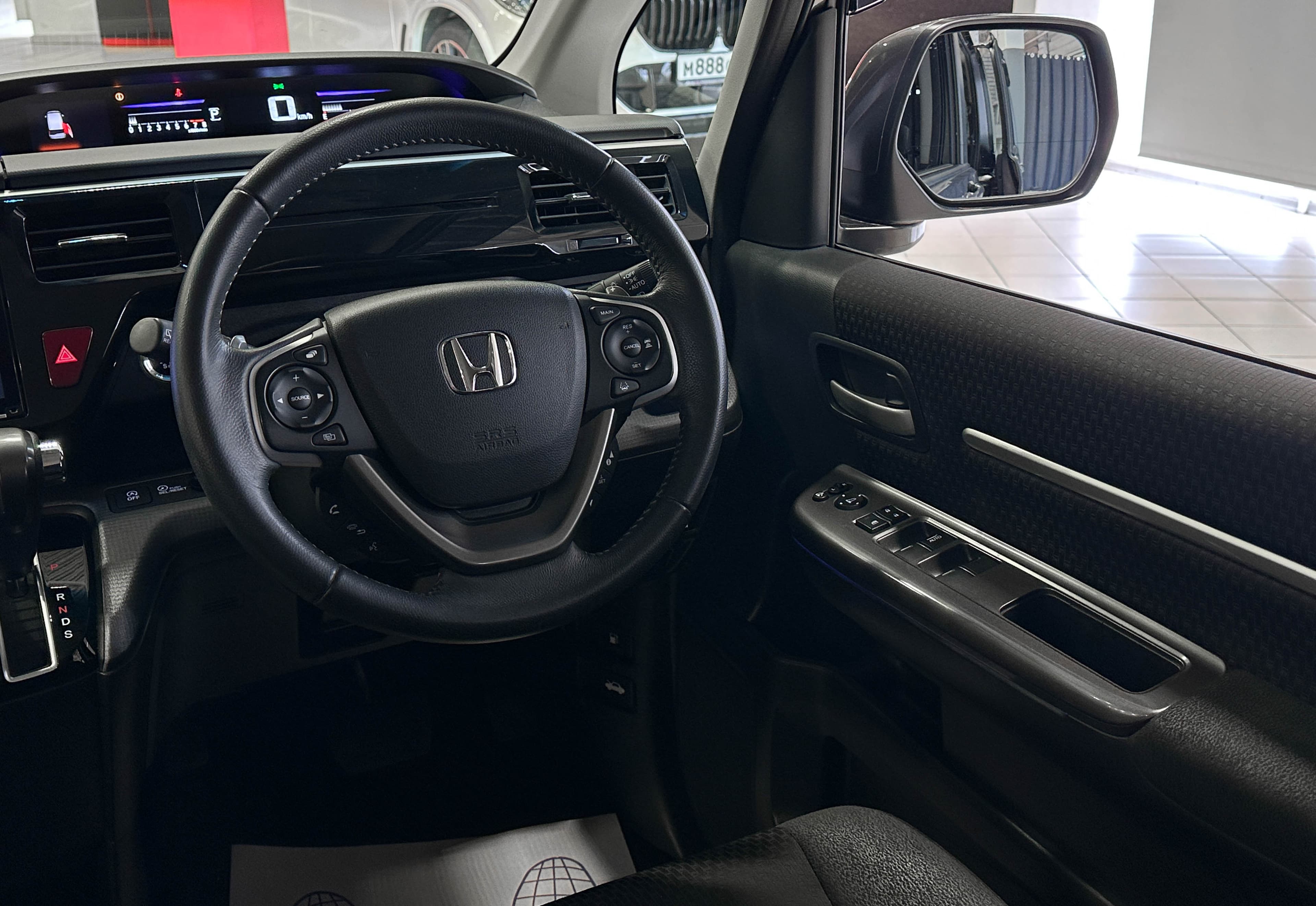 Honda Stepwgn SPADA - фото 29