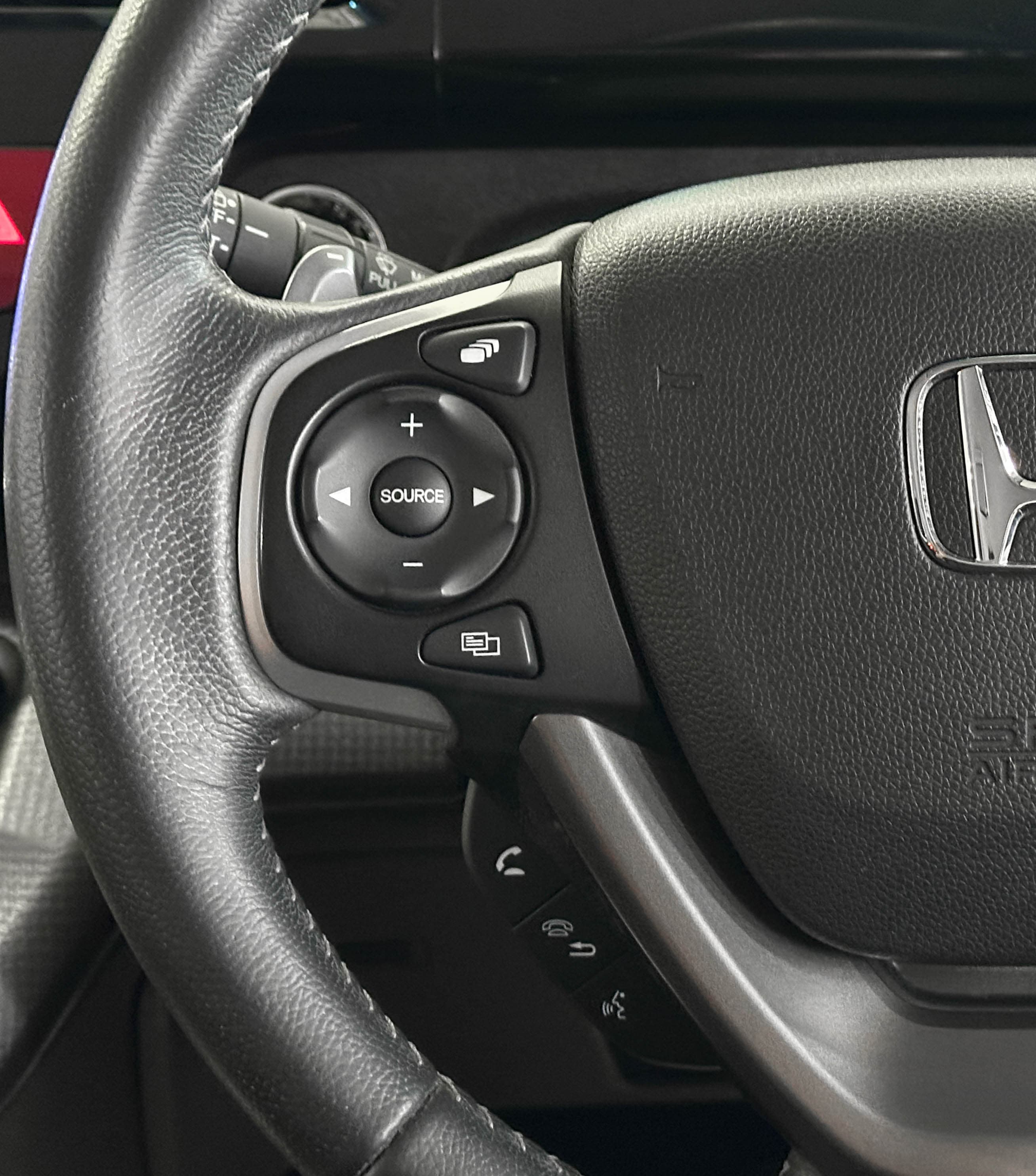 Honda Stepwgn SPADA - фото 24