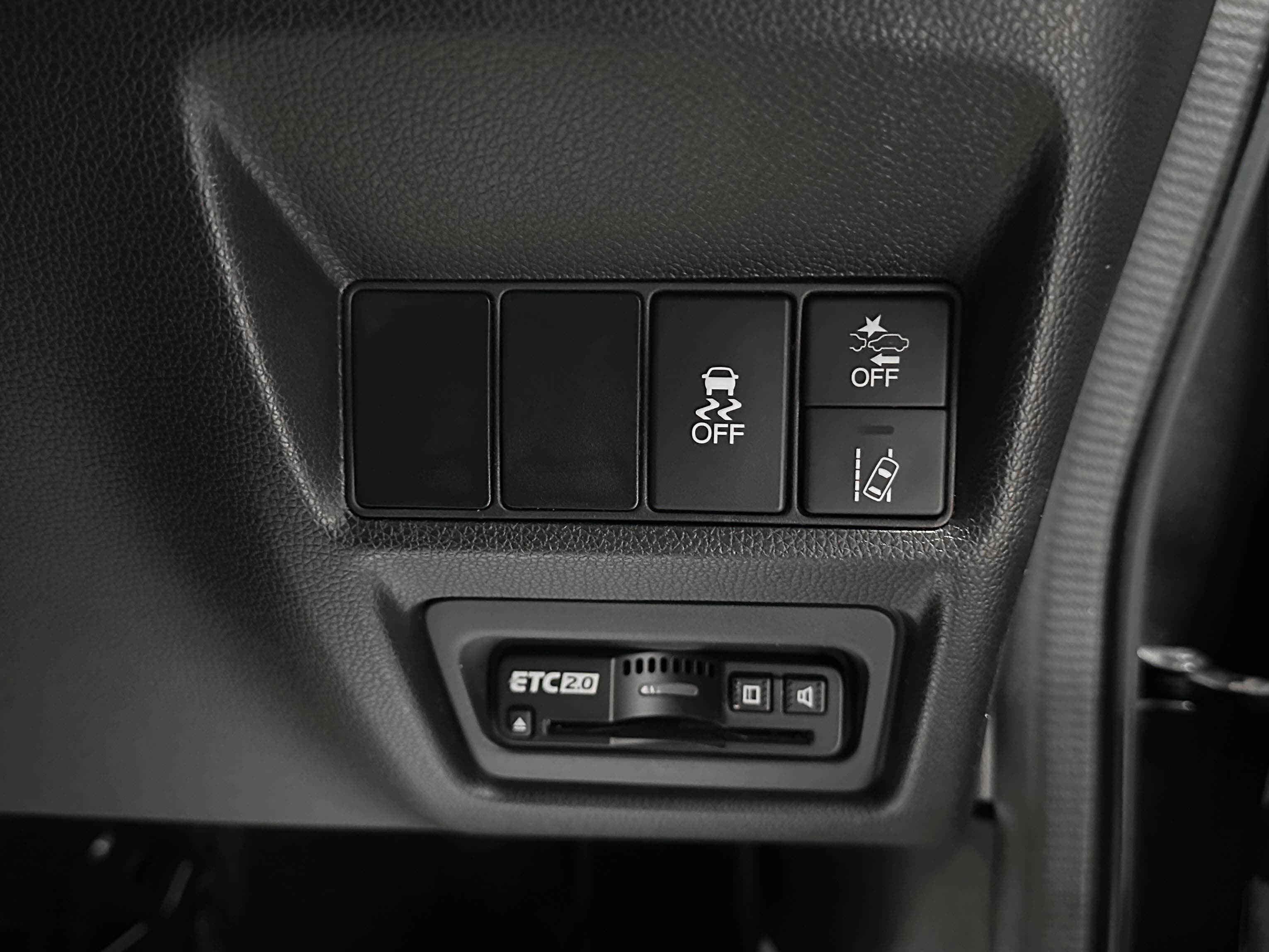 Honda Stepwgn SPADA - фото 21