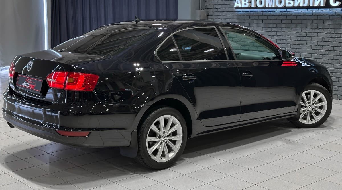Volkswagen Jetta - фото 6