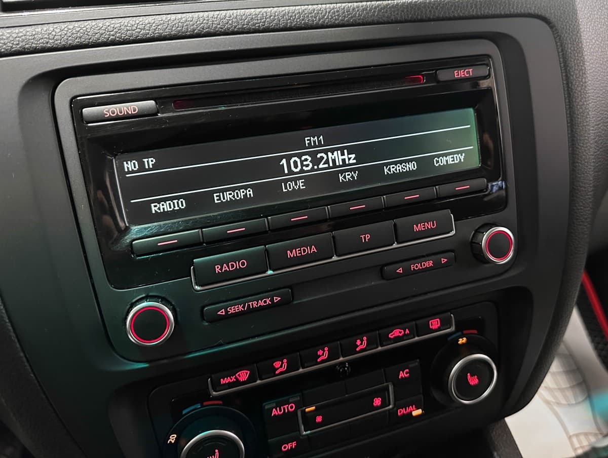 Volkswagen Jetta - фото 19