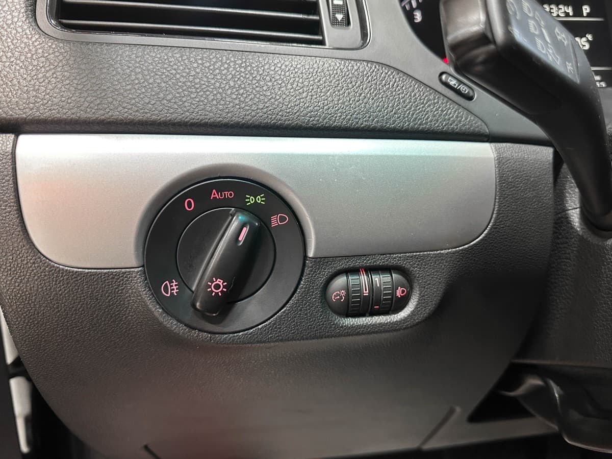 Volkswagen Jetta - фото 21