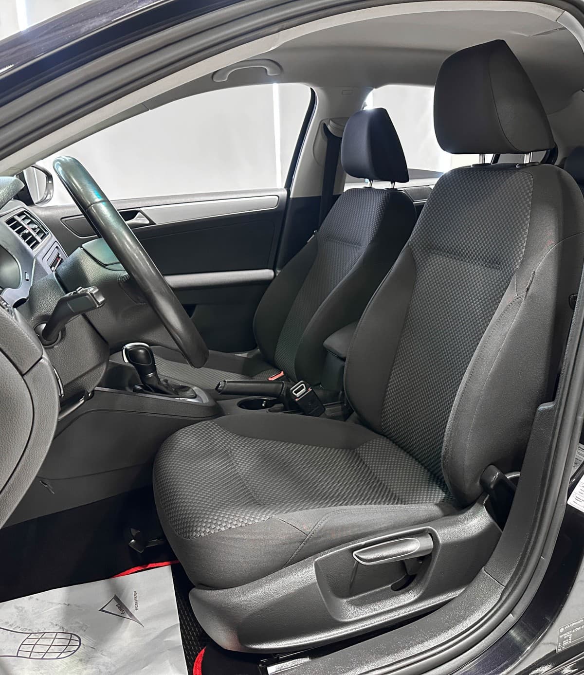 Volkswagen Jetta - фото 15