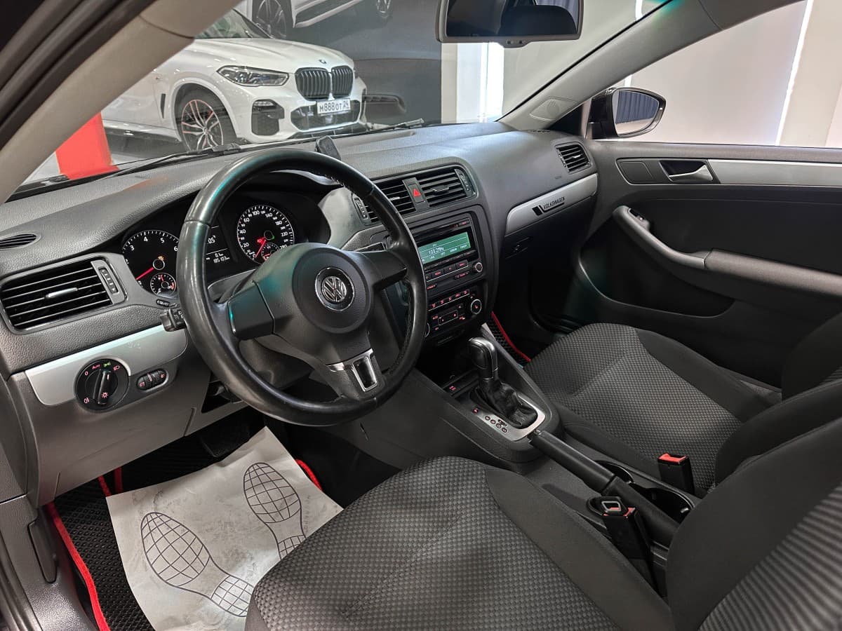 Volkswagen Jetta - фото 16