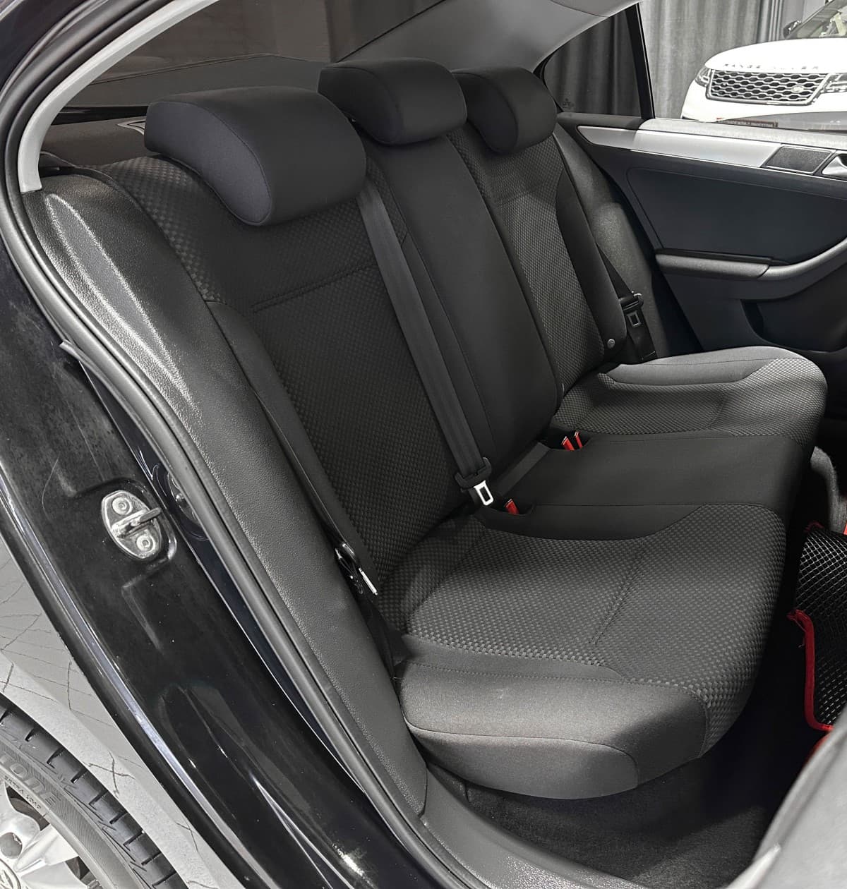 Volkswagen Jetta - фото 12