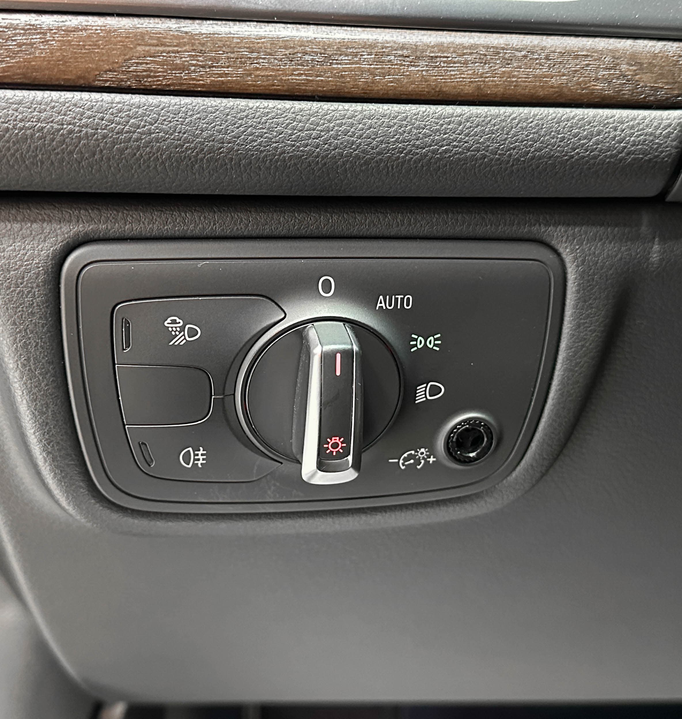 Audi A6 - фото 20